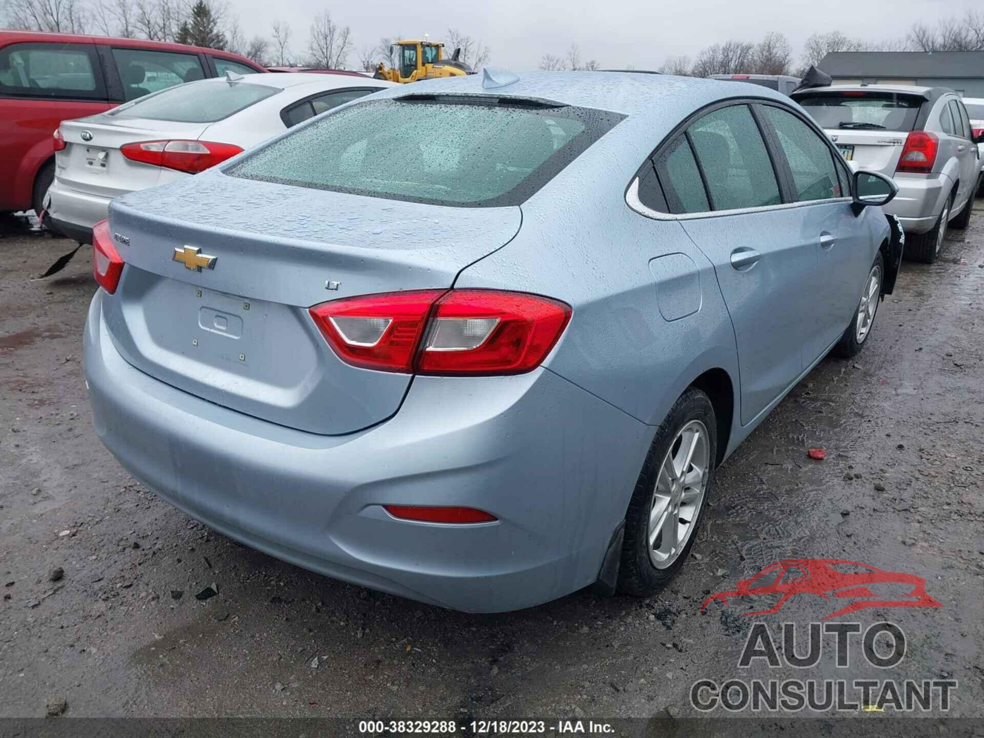 CHEVROLET CRUZE 2018 - 1G1BE5SM6J7152082