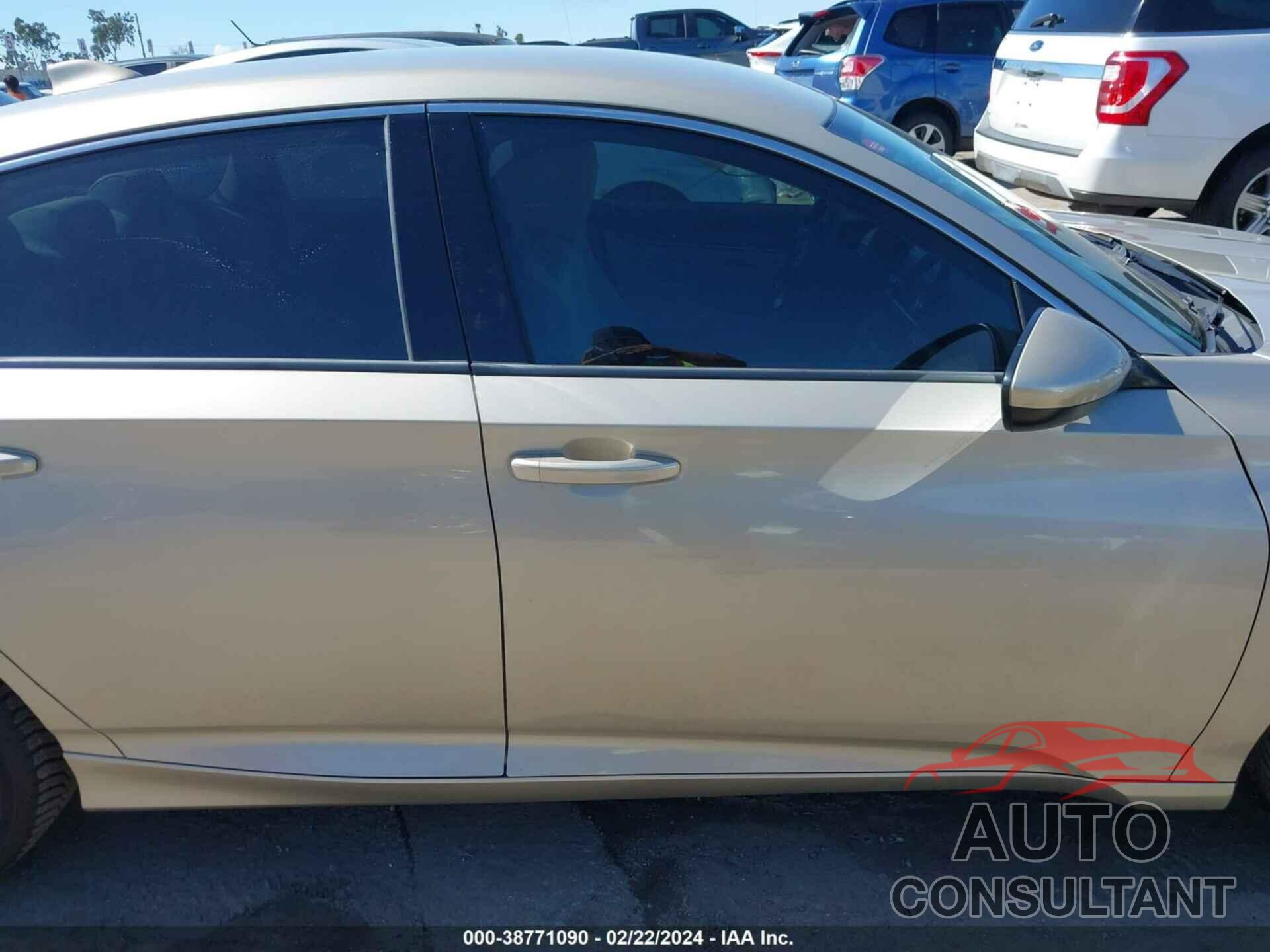 HONDA ACCORD 2018 - 1HGCV1F1XJA223373