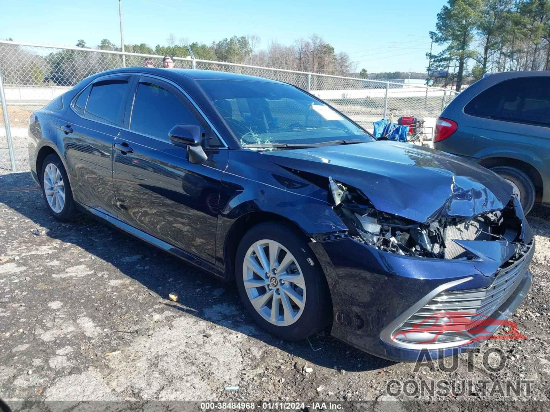 TOYOTA CAMRY 2022 - 4T1C11AK6NU659180