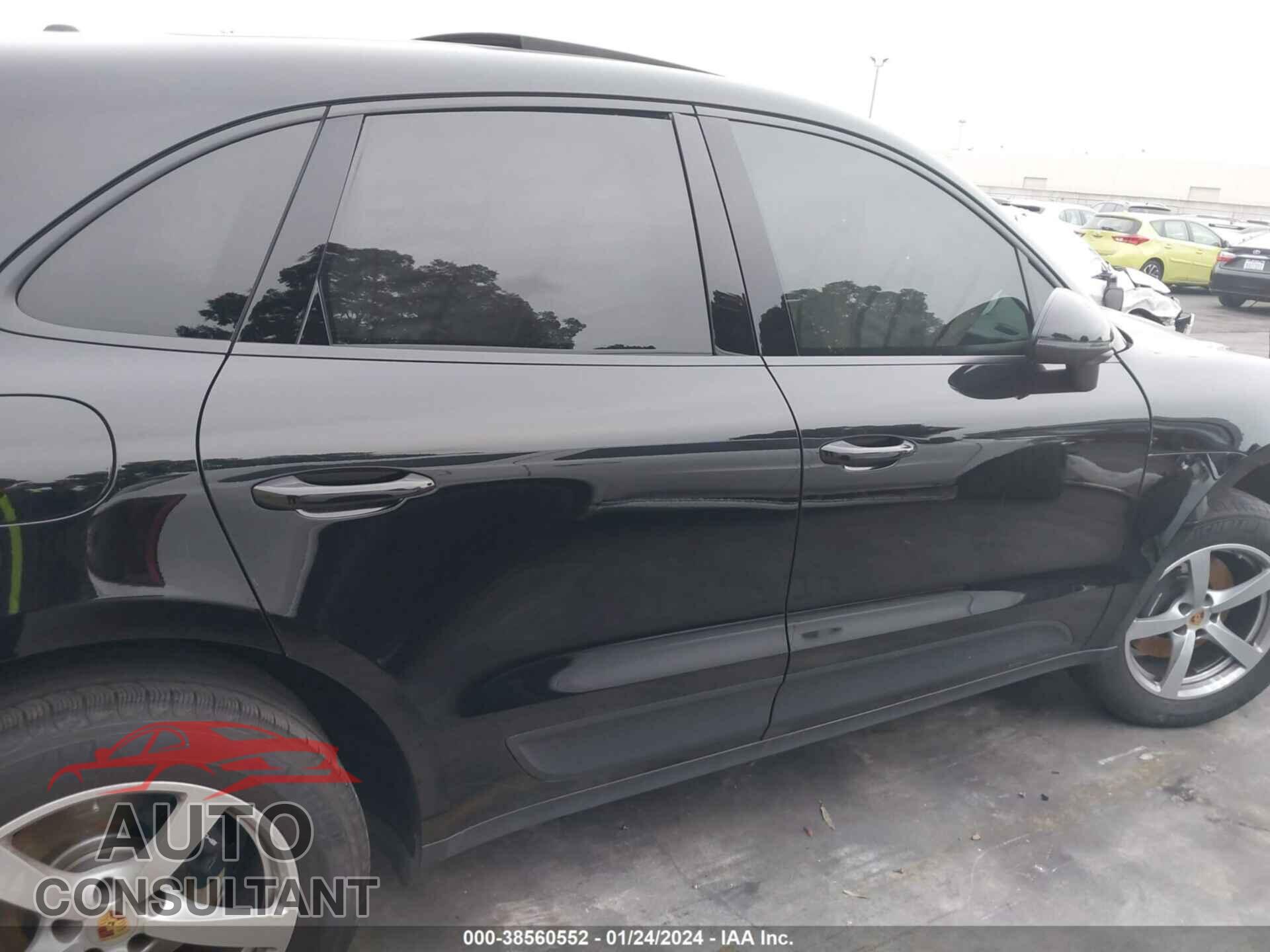 PORSCHE MACAN 2018 - WP1AA2A50JLB13937