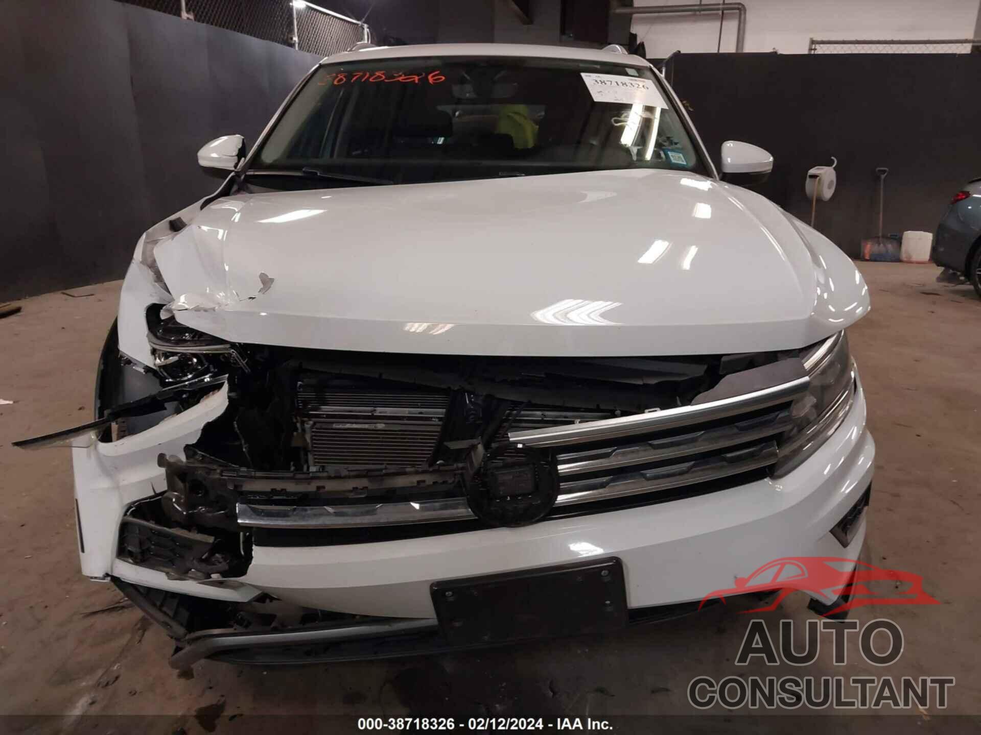 VOLKSWAGEN TIGUAN 2018 - 3VV4B7AX9JM215960