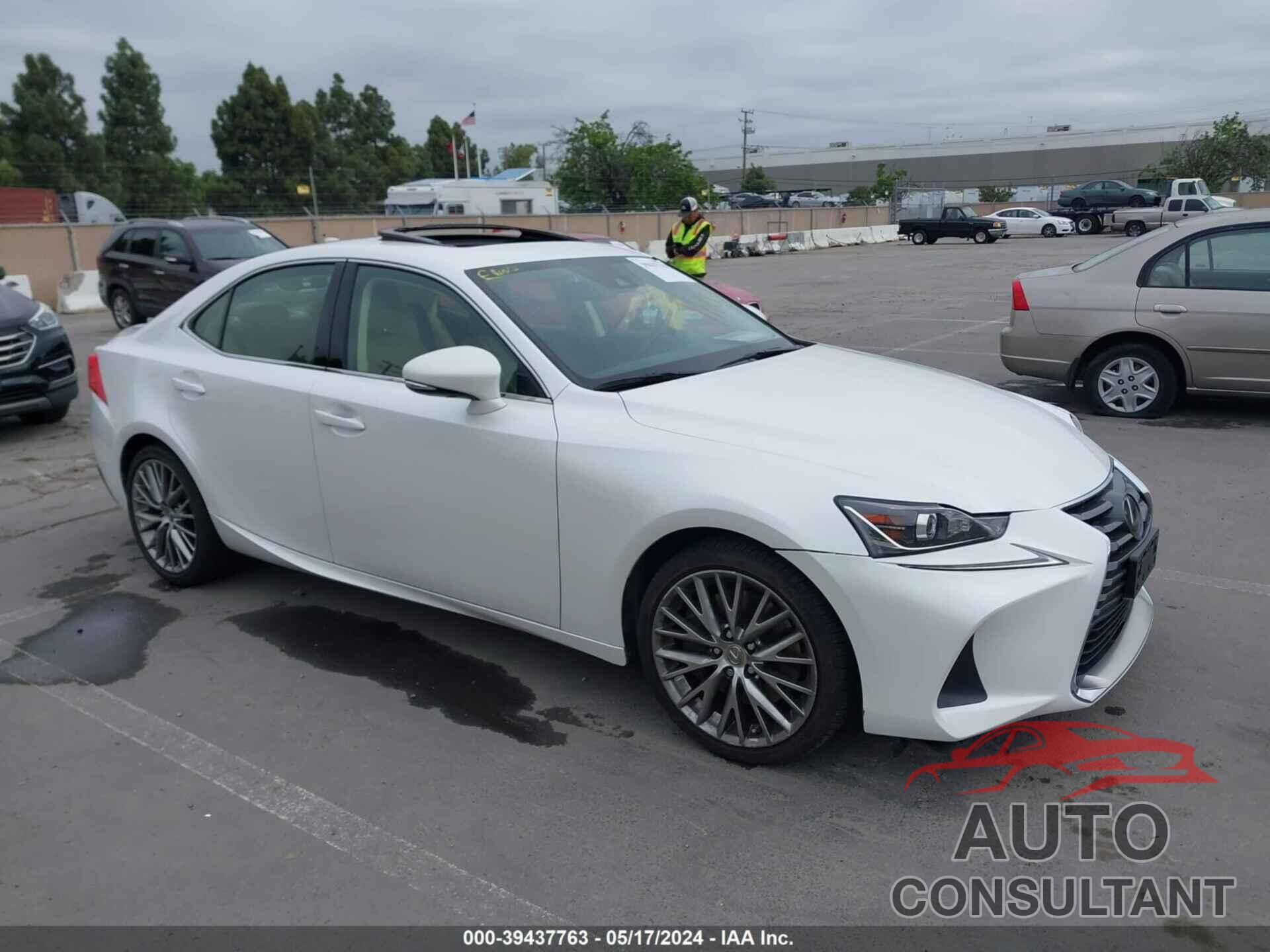 LEXUS IS 2017 - JTHBA1D22H5058275