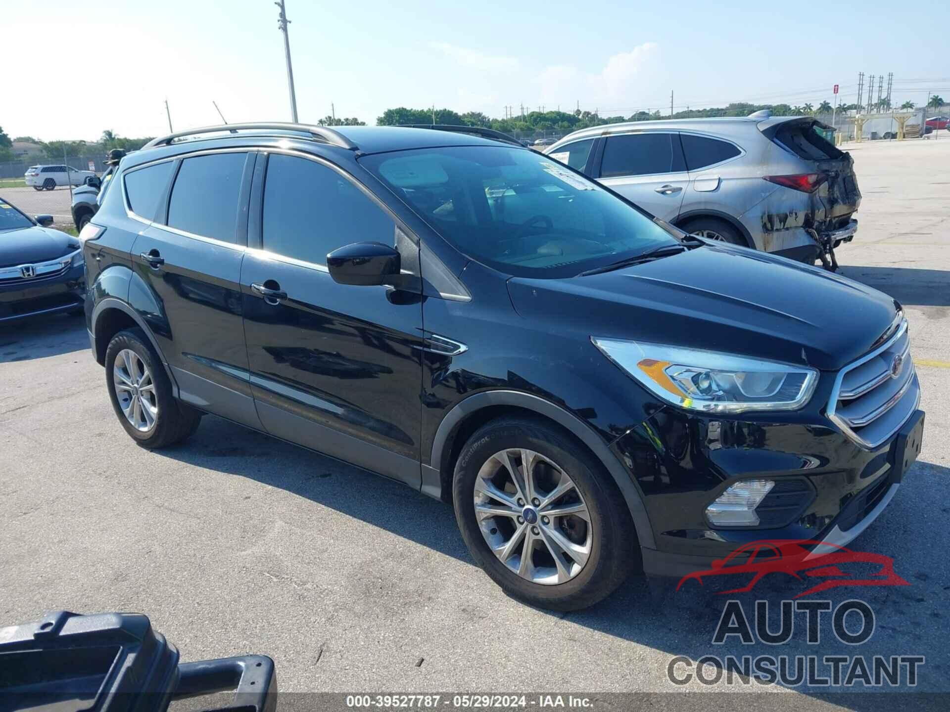 FORD ESCAPE 2018 - 1FMCU9HD1JUC51581