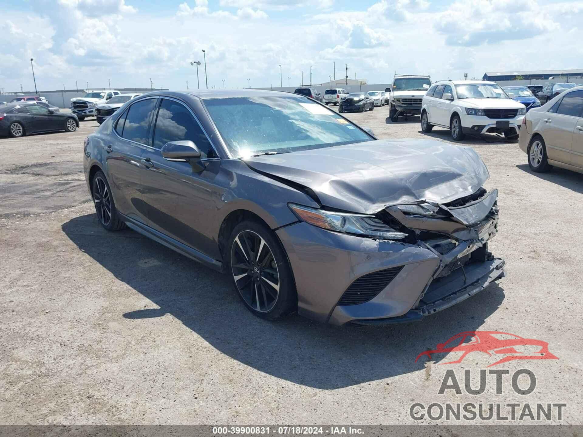 TOYOTA CAMRY 2018 - 4T1B61HK6JU007317