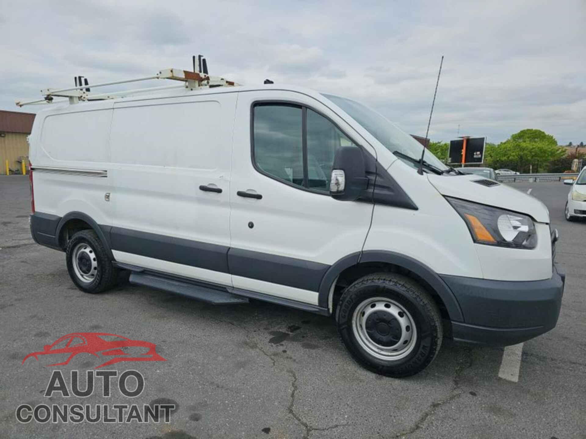 FORD TRANSIT 2017 - 1FTYR1YM5HKB49574