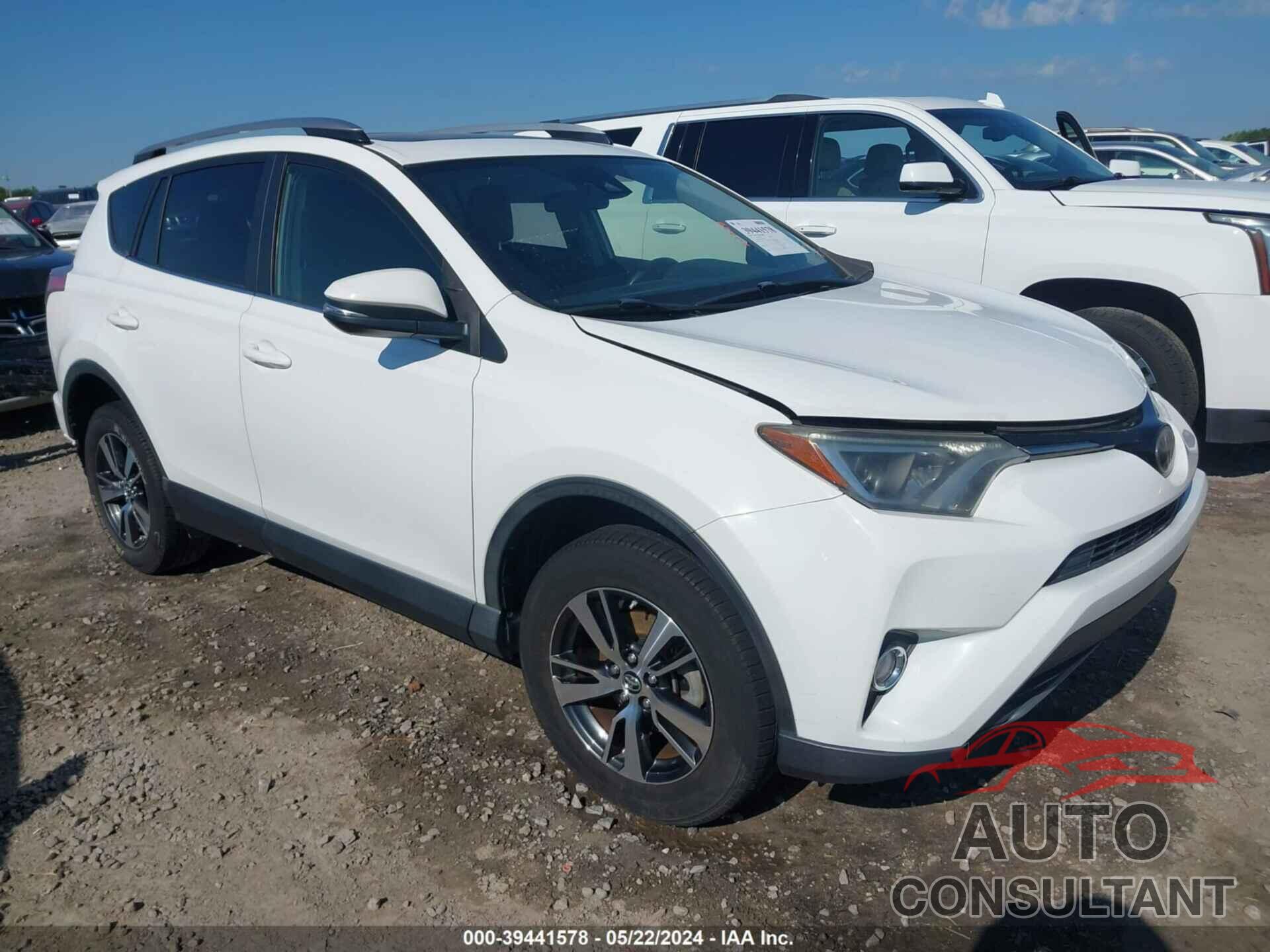 TOYOTA RAV4 2017 - JTMWFREV8HD104659