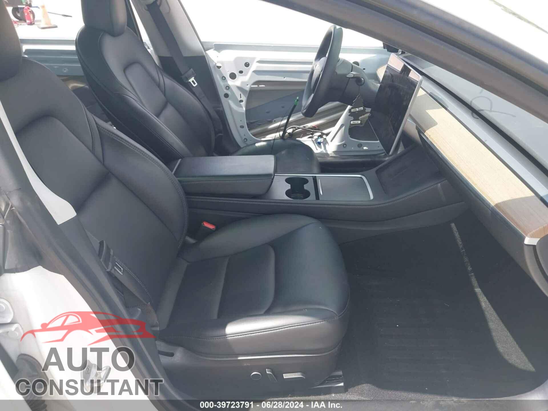 TESLA MODEL 3 2021 - 5YJ3E1EA2MF060603