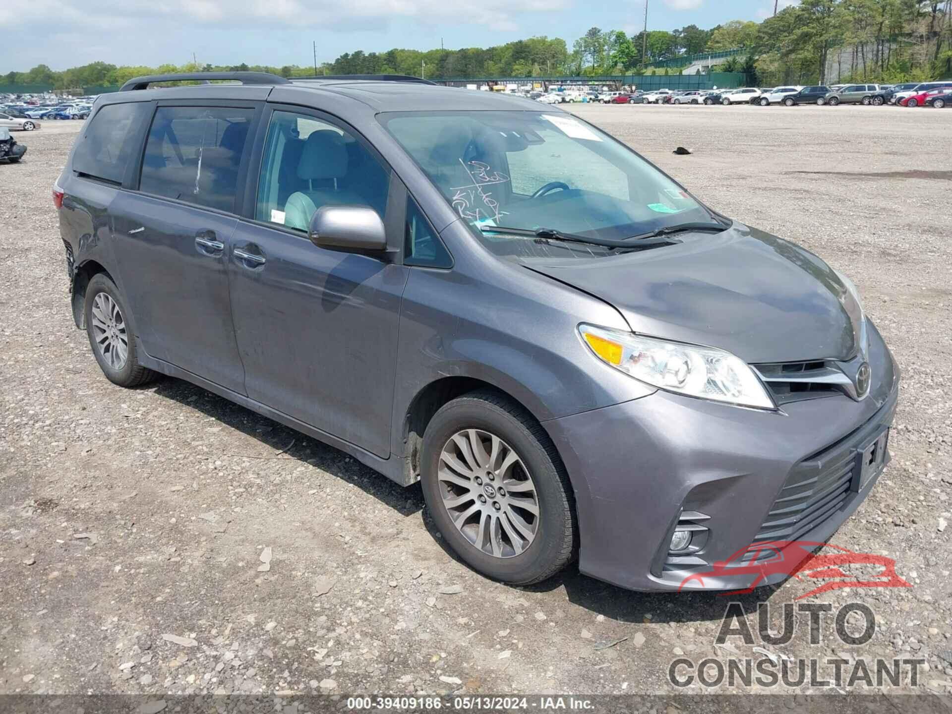 TOYOTA SIENNA 2018 - 5TDYZ3DC0JS933197