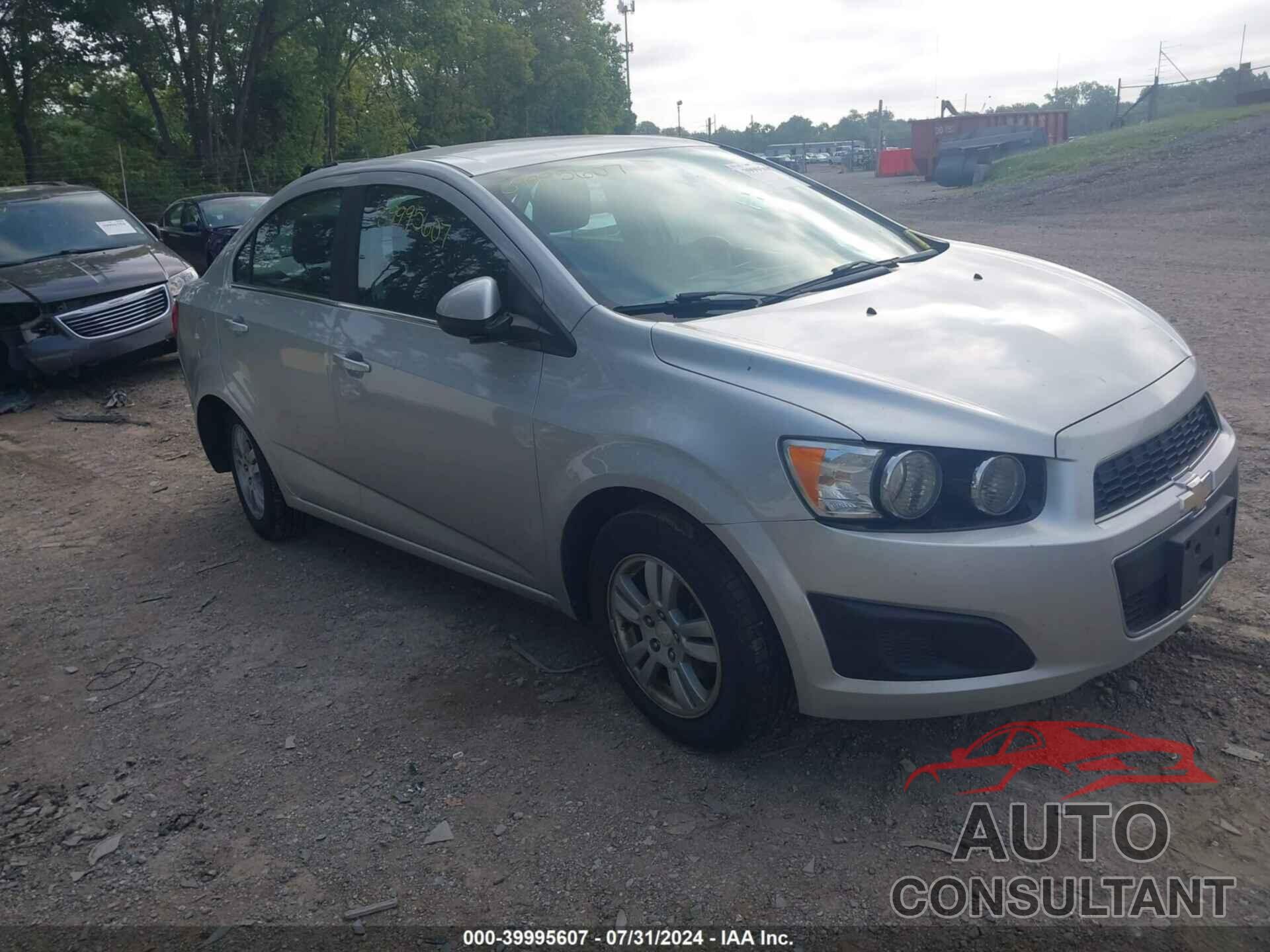 CHEVROLET SONIC 2015 - 1G1JC5SH2F4119108