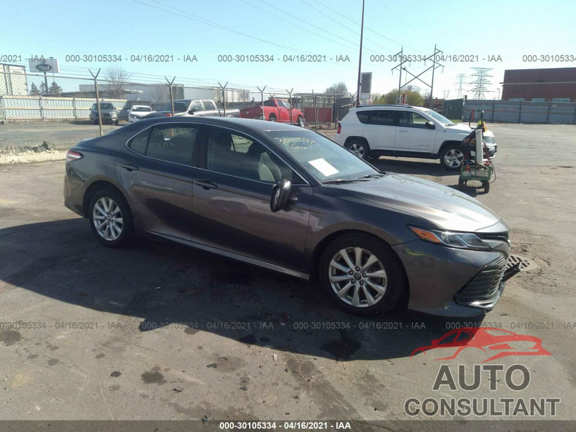 TOYOTA CAMRY 2018 - 4T1B11HK3JU044193
