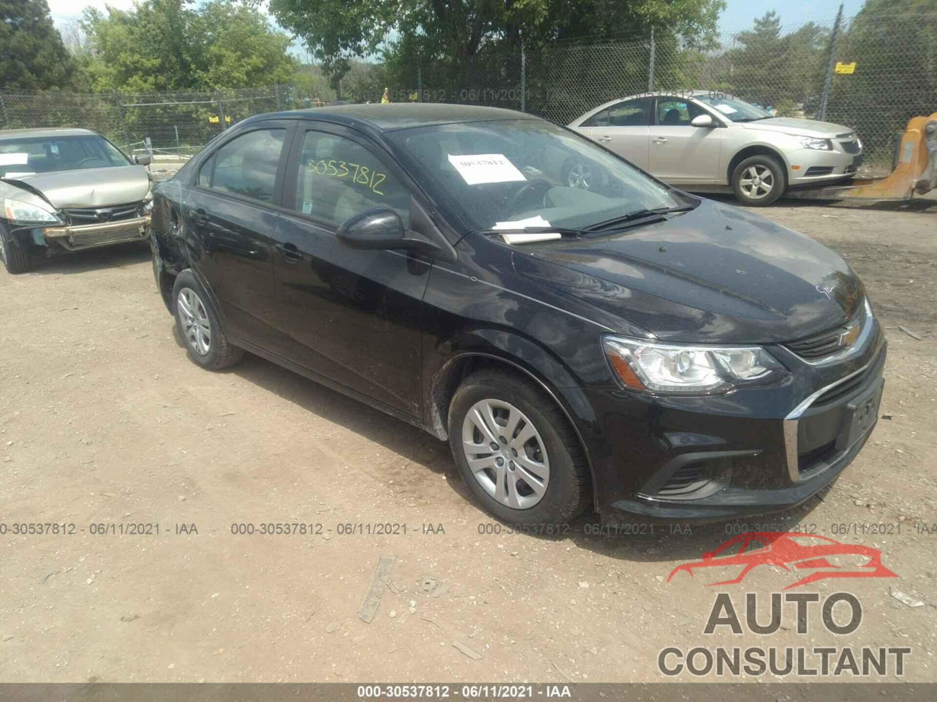CHEVROLET SONIC 2018 - 1G1JB5SHXJ4101631