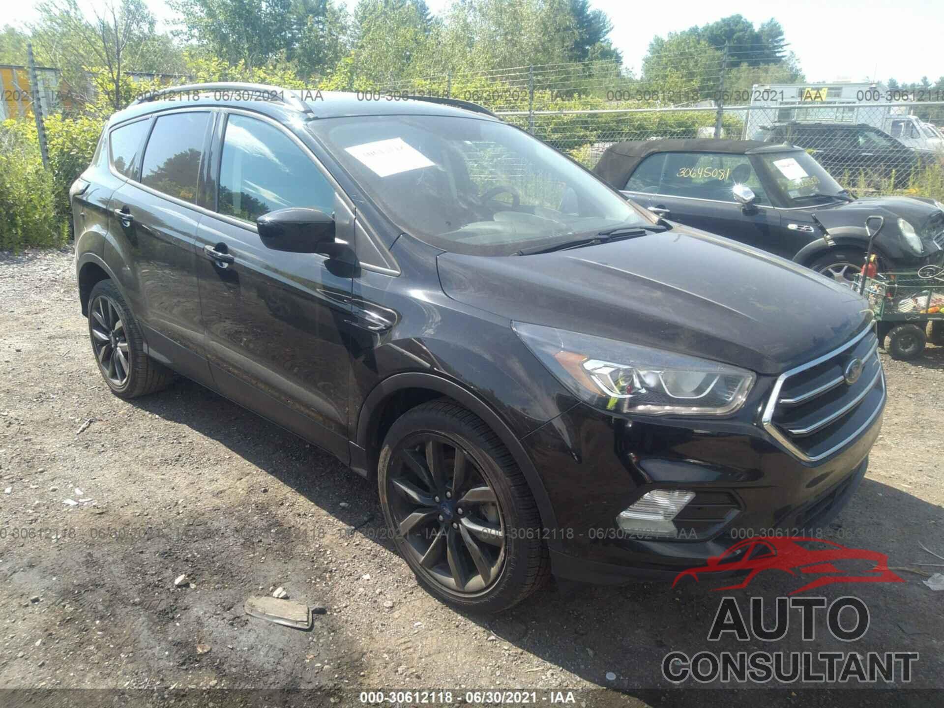 FORD ESCAPE 2017 - 1FMCU0GD6HUE21053