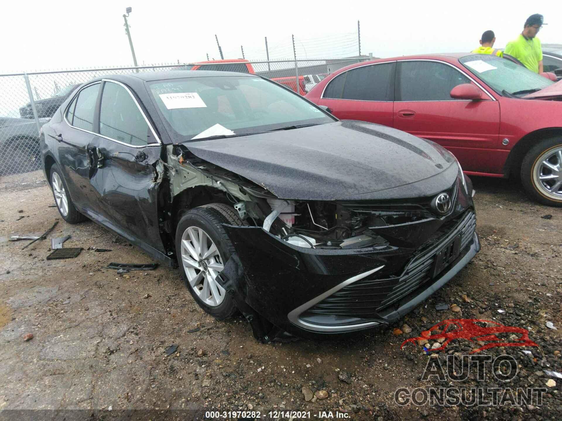 TOYOTA CAMRY 2021 - 4T1C11AK2MU466121
