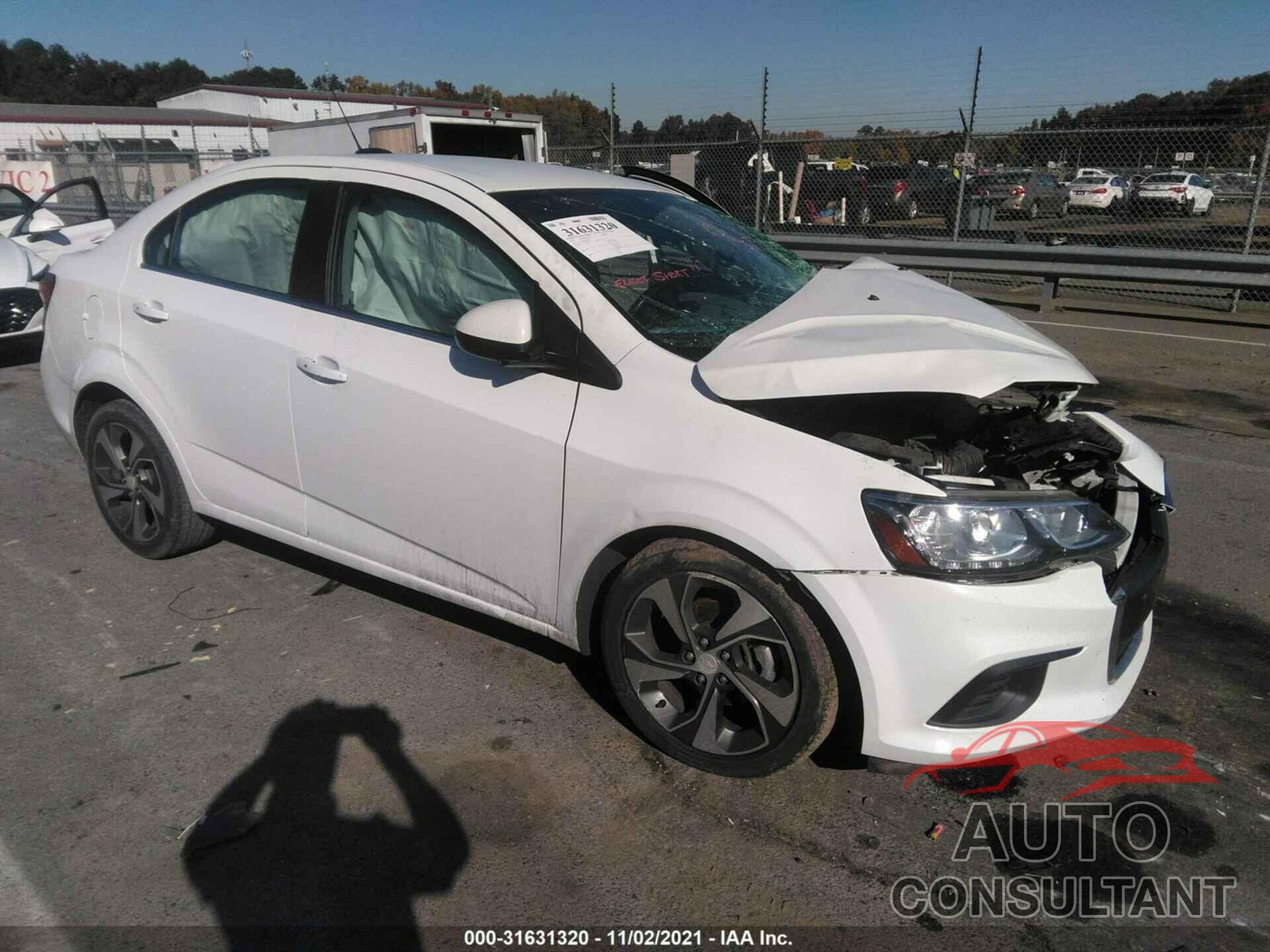 CHEVROLET SONIC 2018 - 1G1JF5SB6J4105191