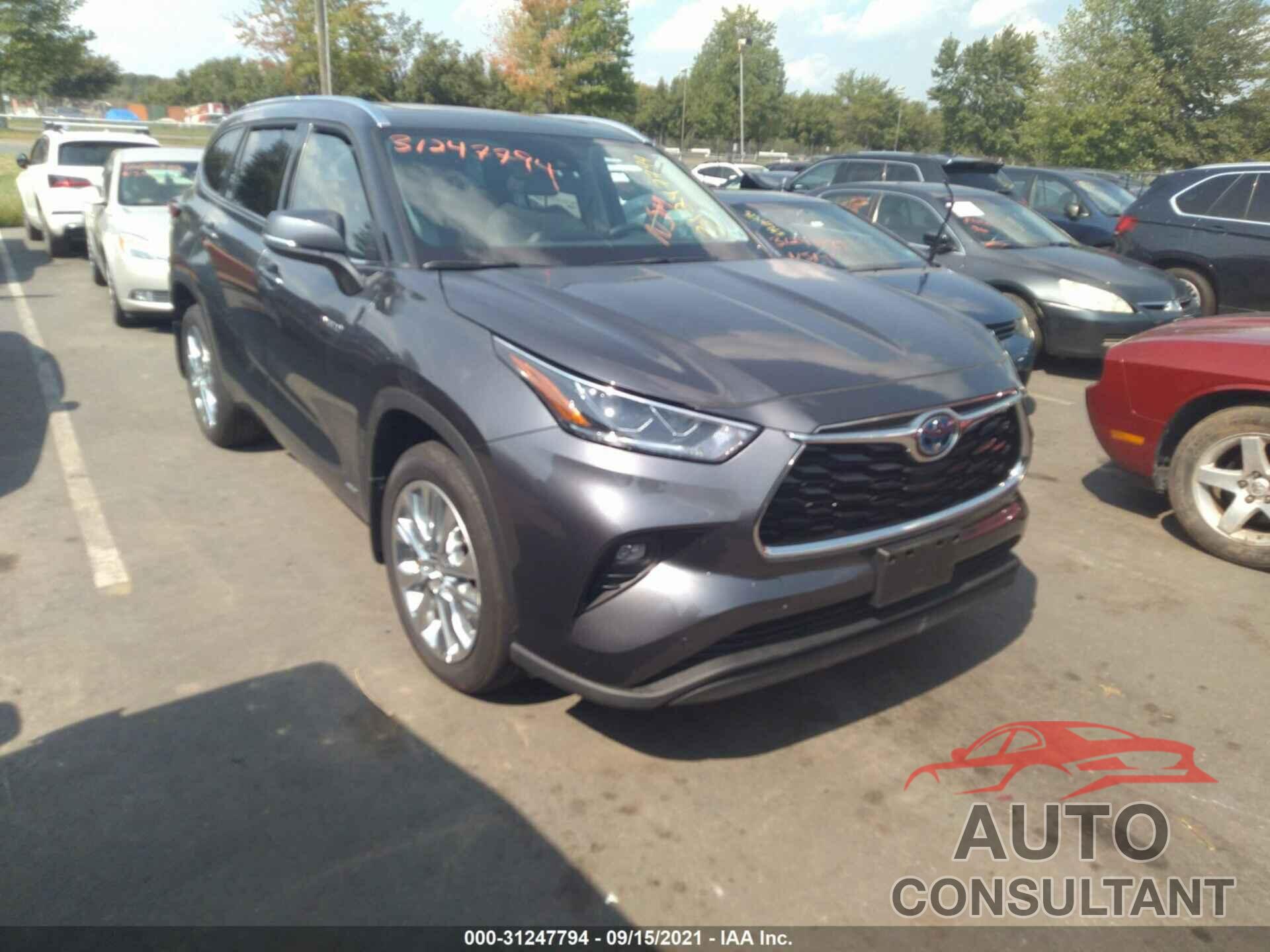 TOYOTA HIGHLANDER 2020 - 5TDXBRCHXLS008719