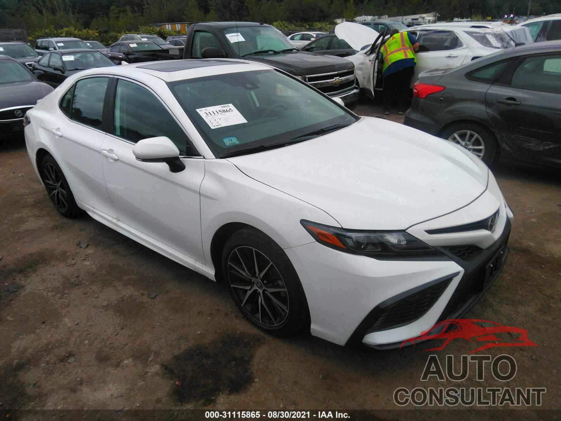 TOYOTA CAMRY 2021 - 4T1G11AK6MU526919