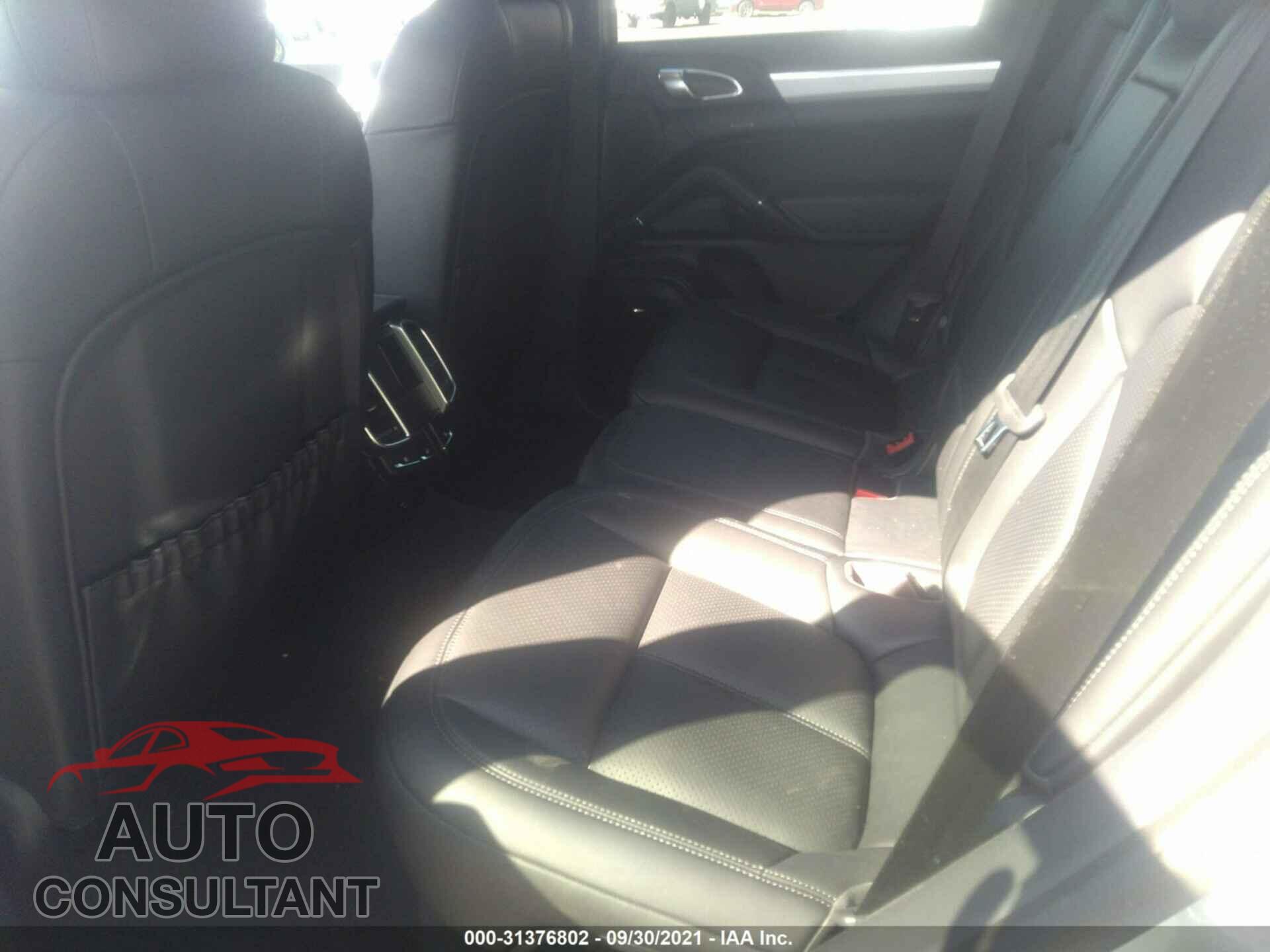 PORSCHE CAYENNE 2018 - WP1AE2A24JLA72478