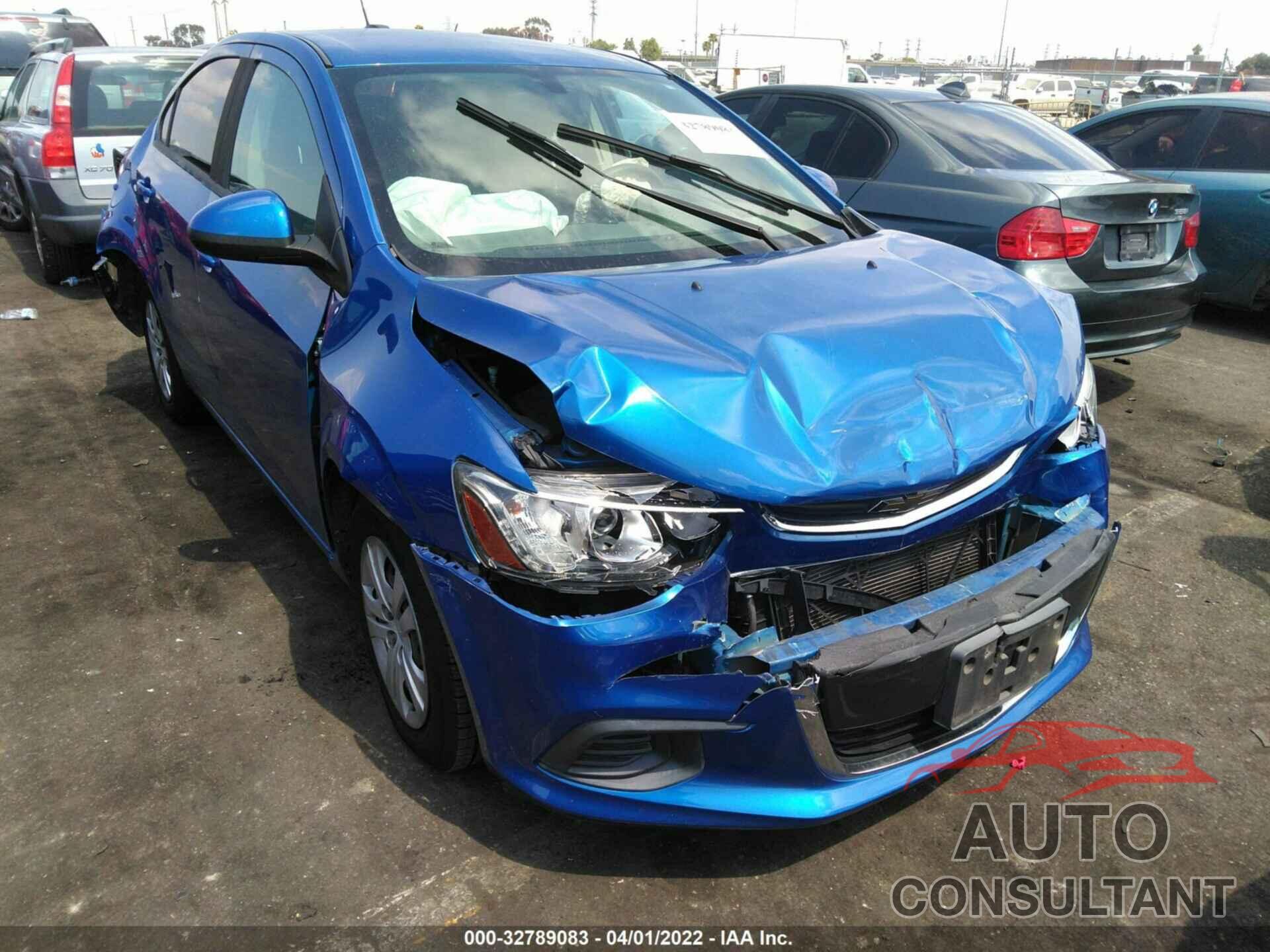 CHEVROLET SONIC 2017 - 1G1JB5SG9H4153429