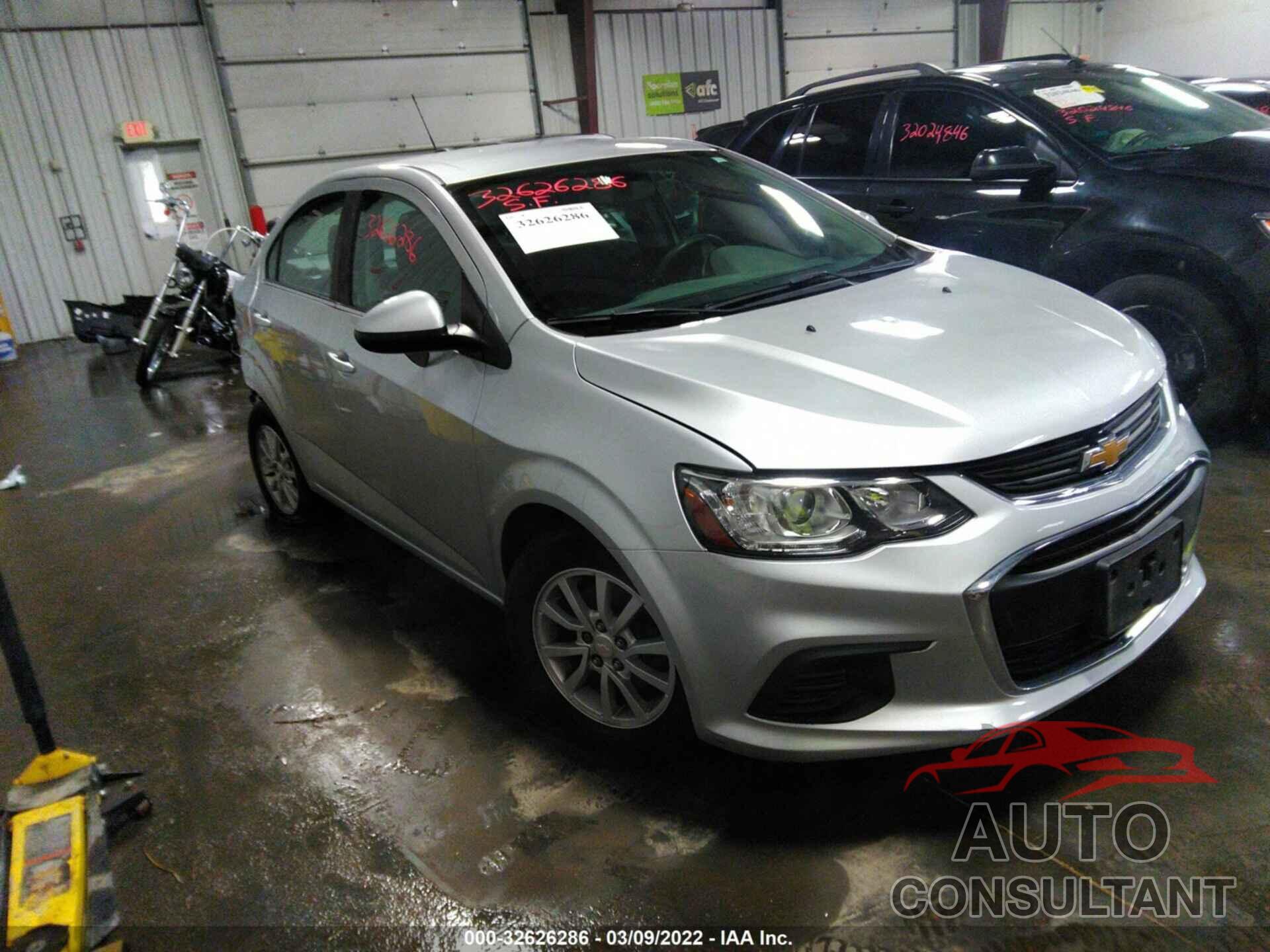 CHEVROLET SONIC 2017 - 1G1JD5SH2H4111865