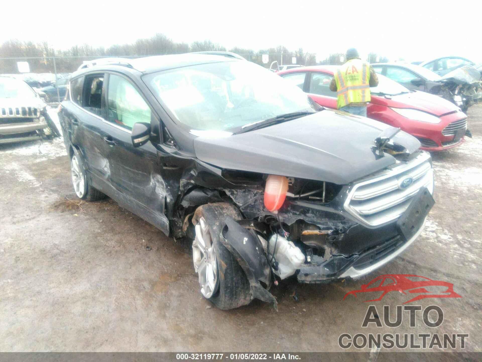 FORD ESCAPE 2017 - 1FMCU9J90HUB85203