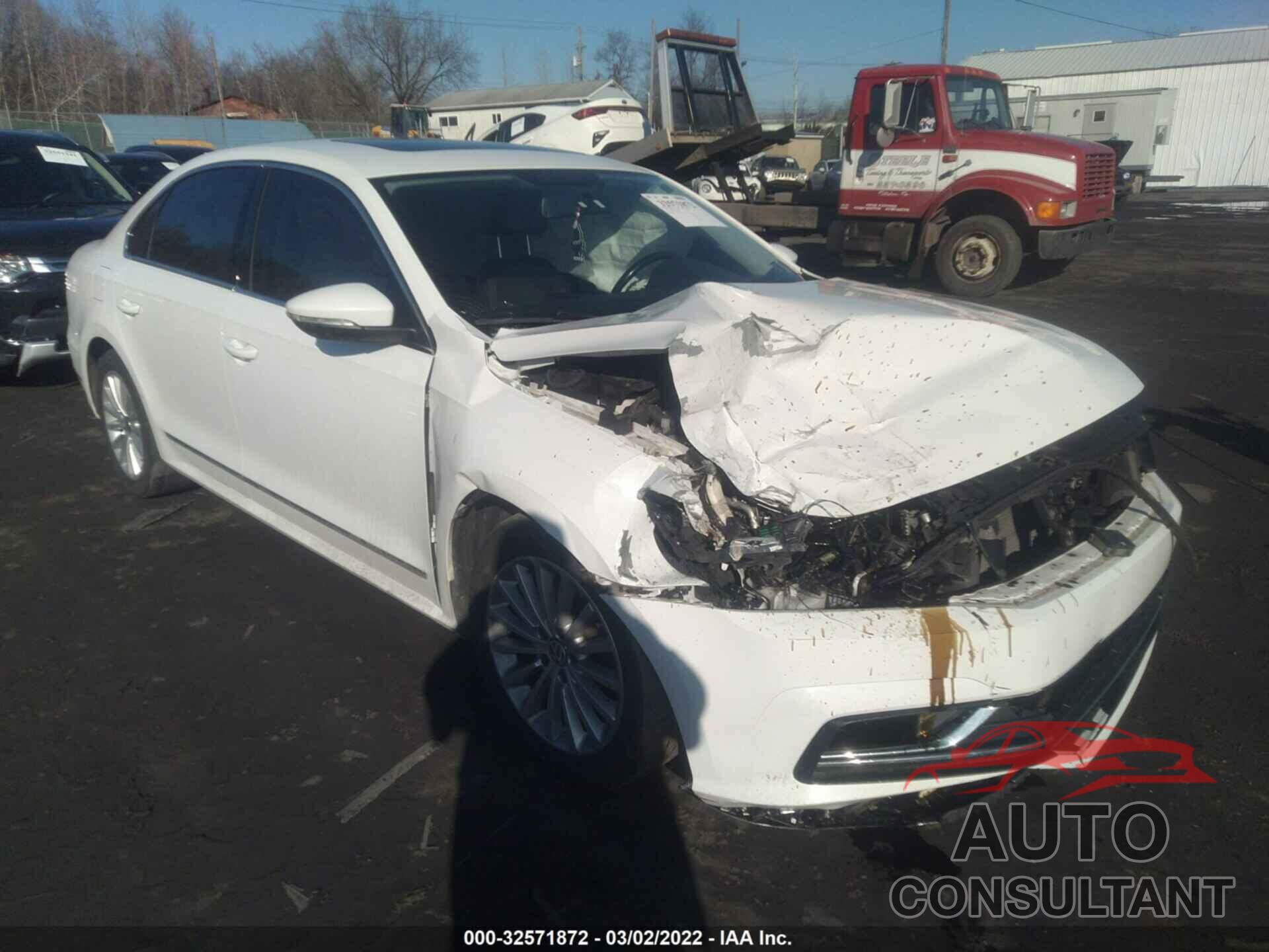 VOLKSWAGEN PASSAT 2017 - 1VWBT7A3XHC041258