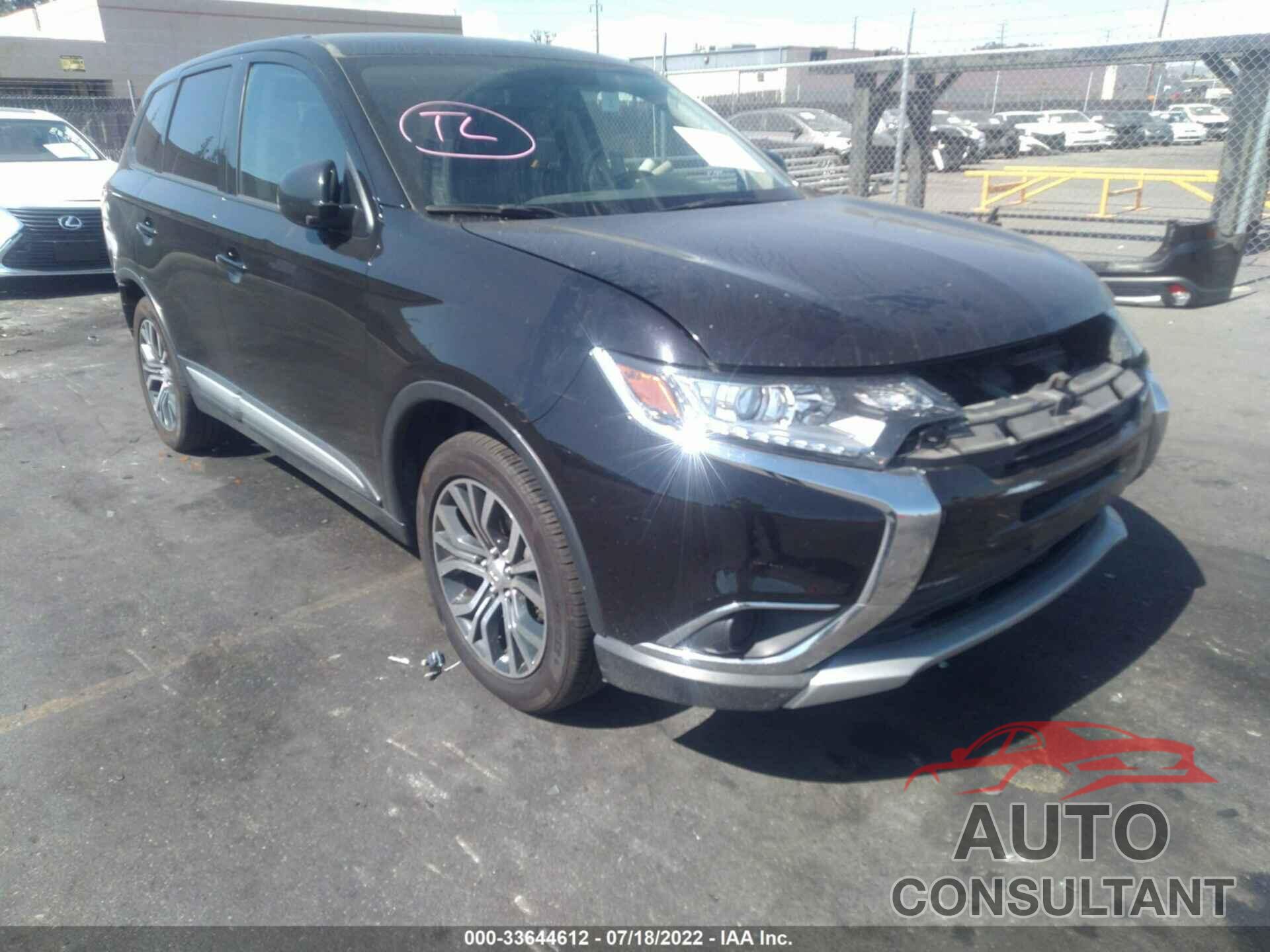 MITSUBISHI OUTLANDER 2017 - JA4AD2A33HZ033914
