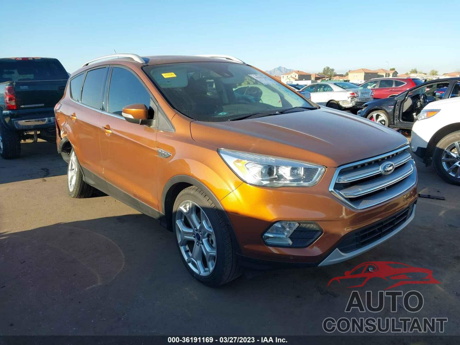 FORD ESCAPE 2017 - 1FMCU0J9XHUB21844