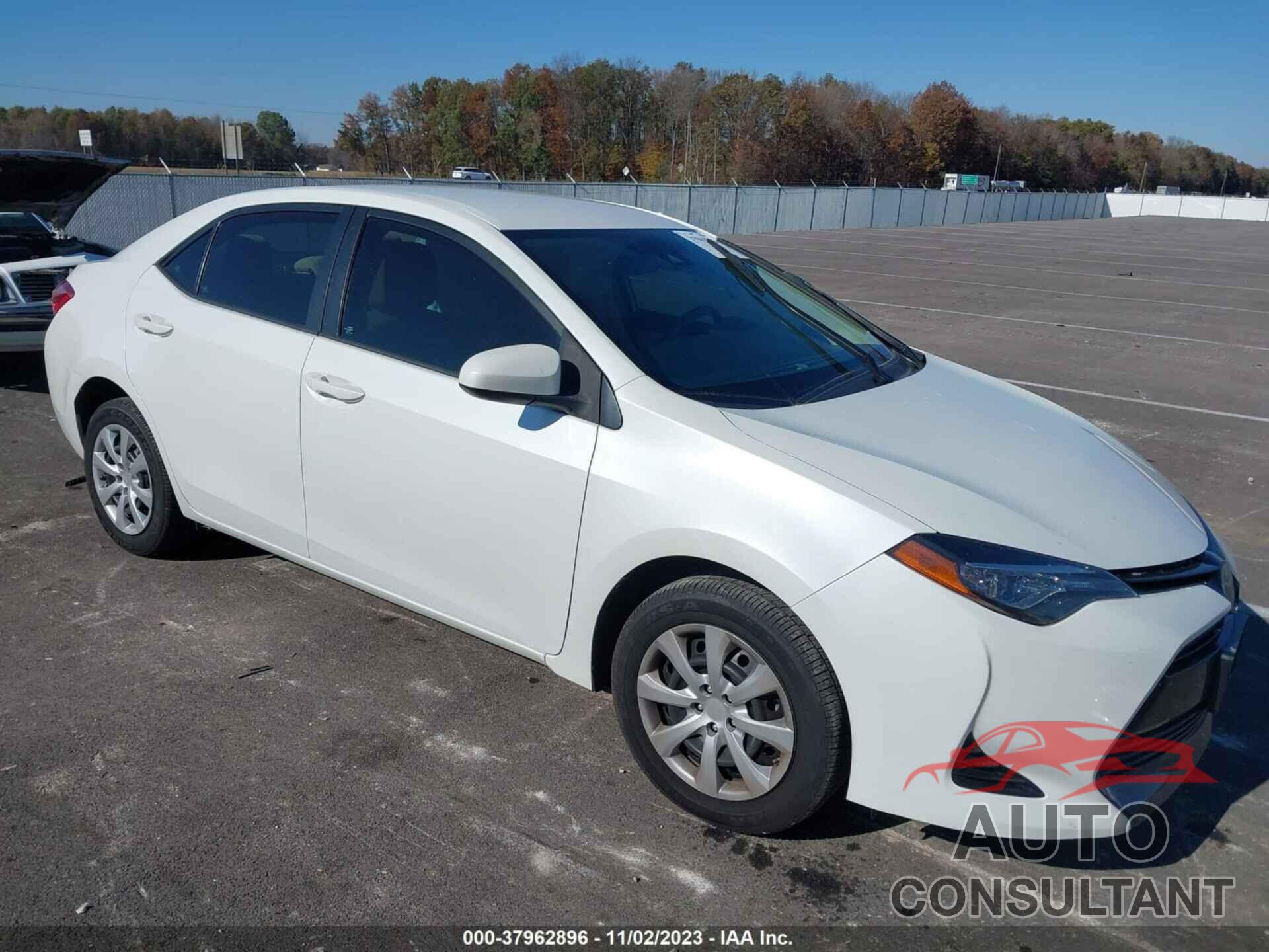 TOYOTA COROLLA 2018 - 5YFBURHE7JP747880