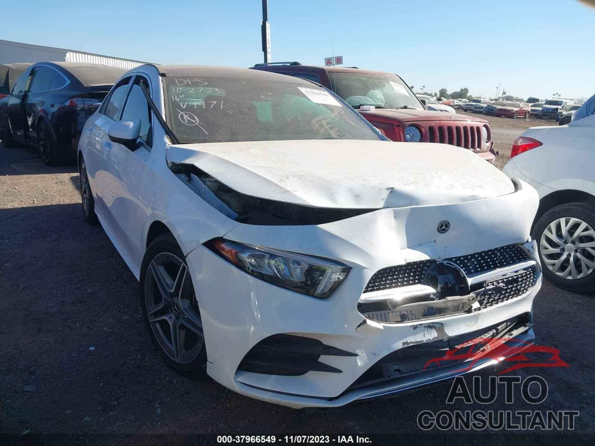 MERCEDES-BENZ A 2019 - WDD3G4EB5KW031471