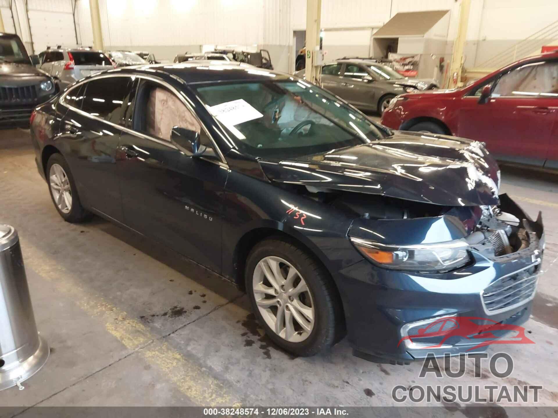 CHEVROLET MALIBU 2017 - 1G1ZE5ST4HF165936