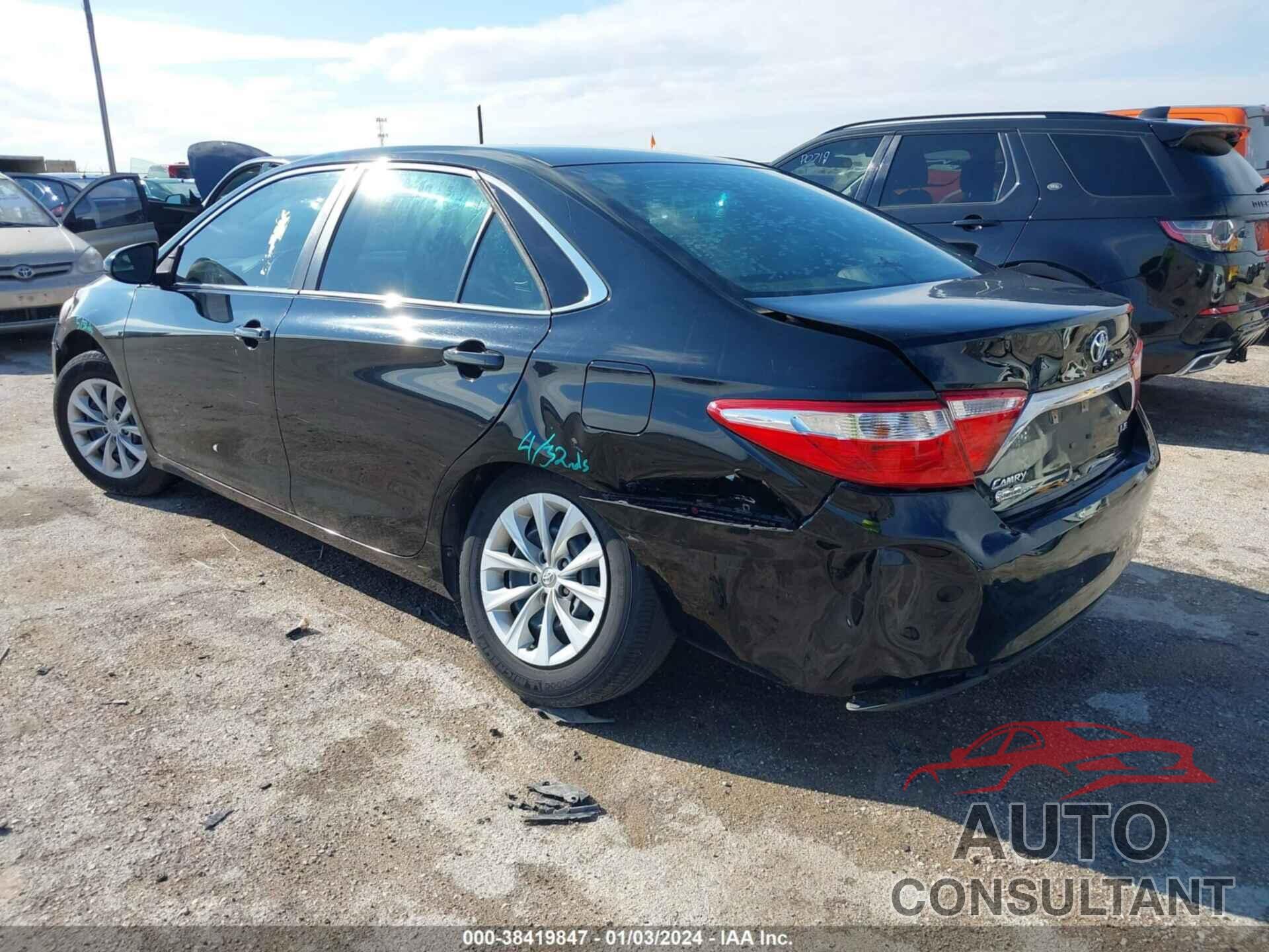 TOYOTA CAMRY 2016 - 4T4BF1FK7GR558700