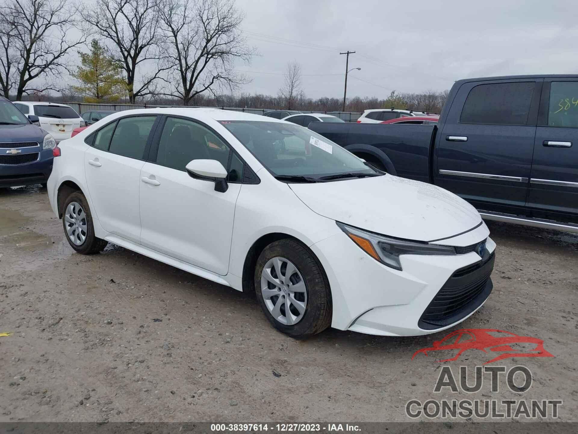 TOYOTA COROLLA 2024 - JTDBCMFE2R3029036