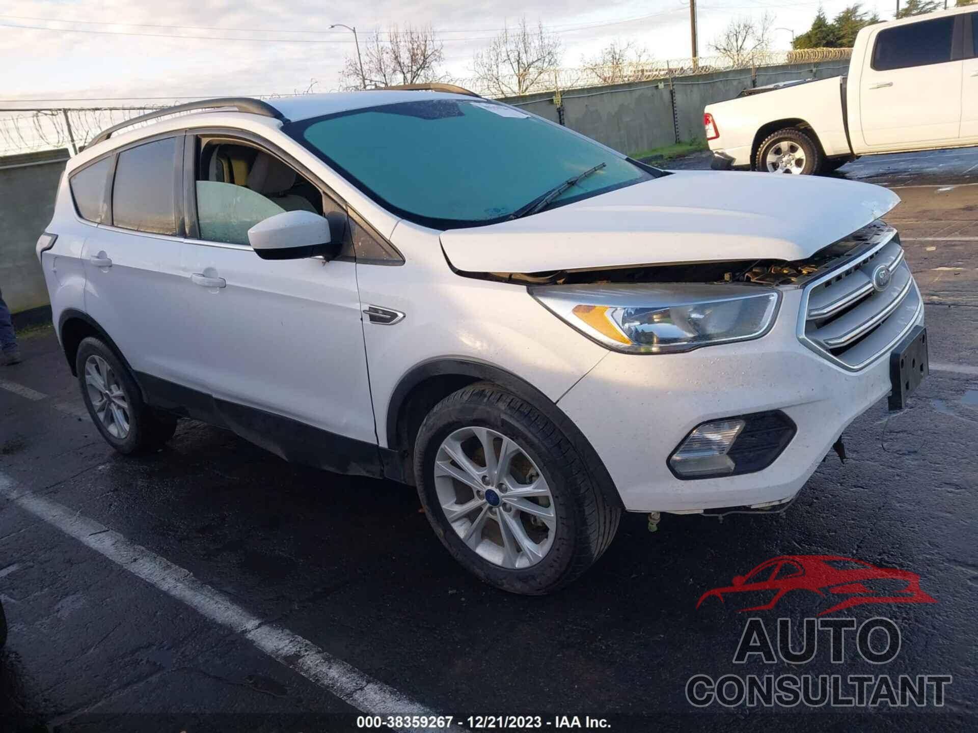FORD ESCAPE 2018 - 1FMCU0GD5JUD08023