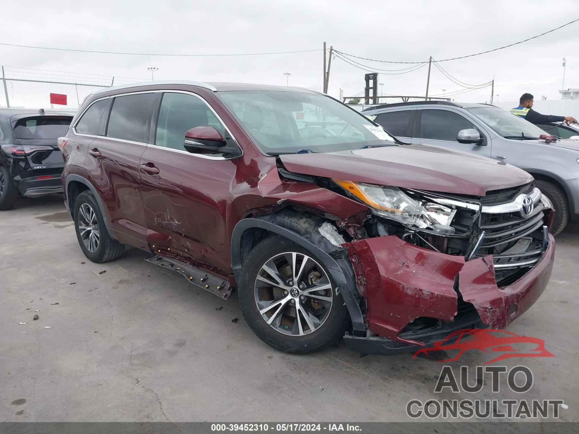 TOYOTA HIGHLANDER 2016 - 5TDKKRFH9GS185385