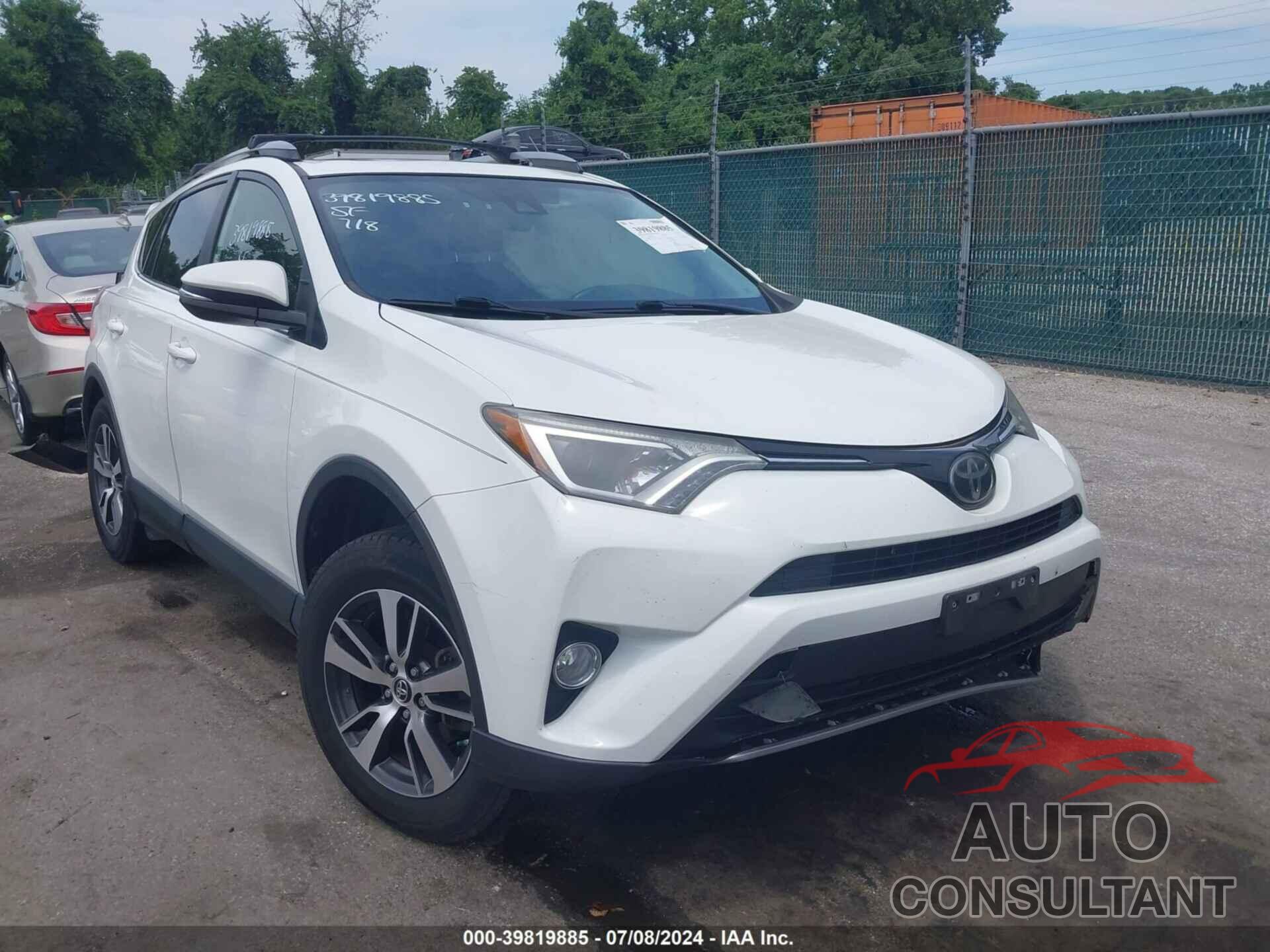 TOYOTA RAV4 2018 - JTMRFREV7JJ735617