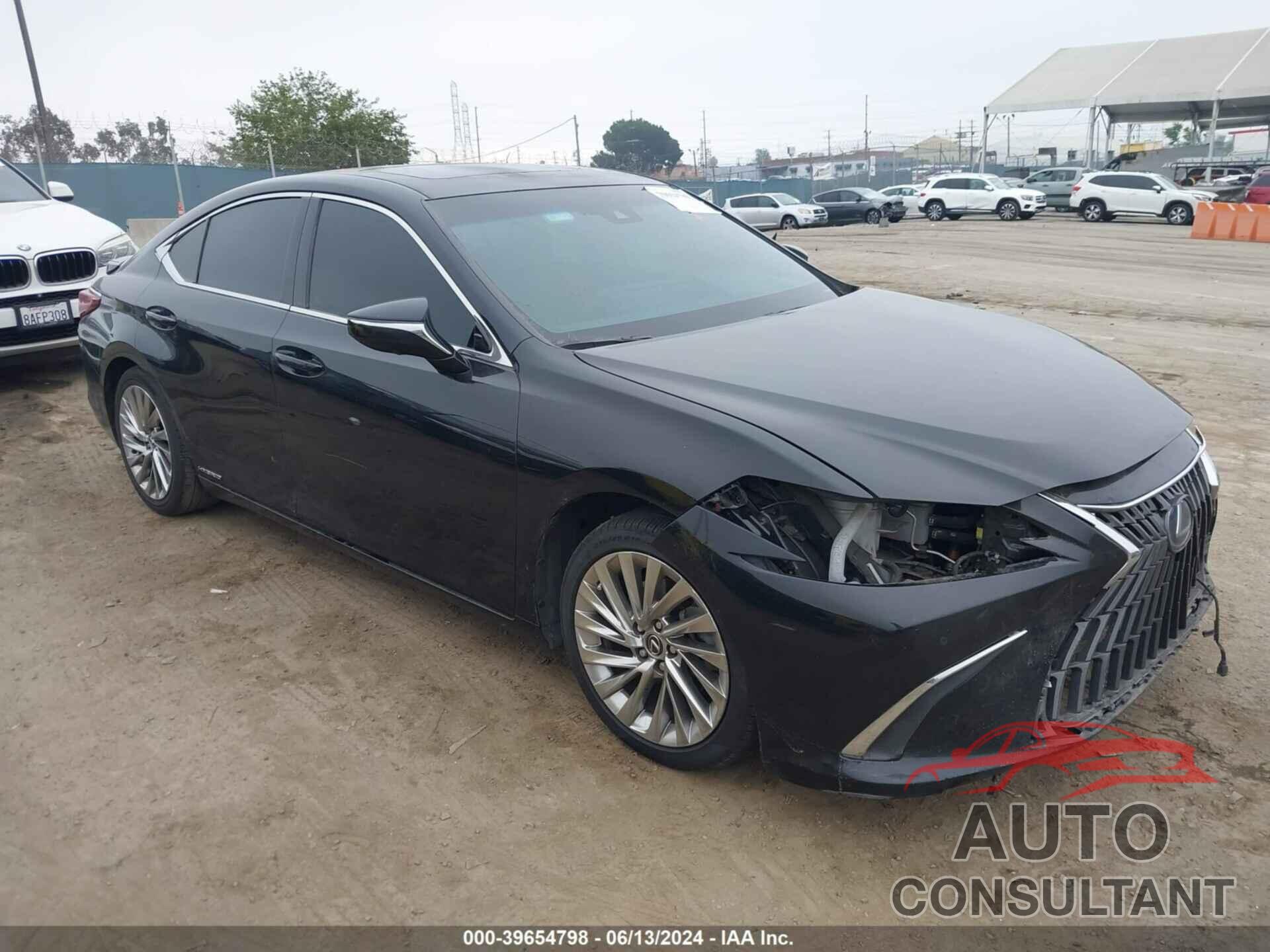 LEXUS ES 300H 2022 - 58AEA1C12NU013947