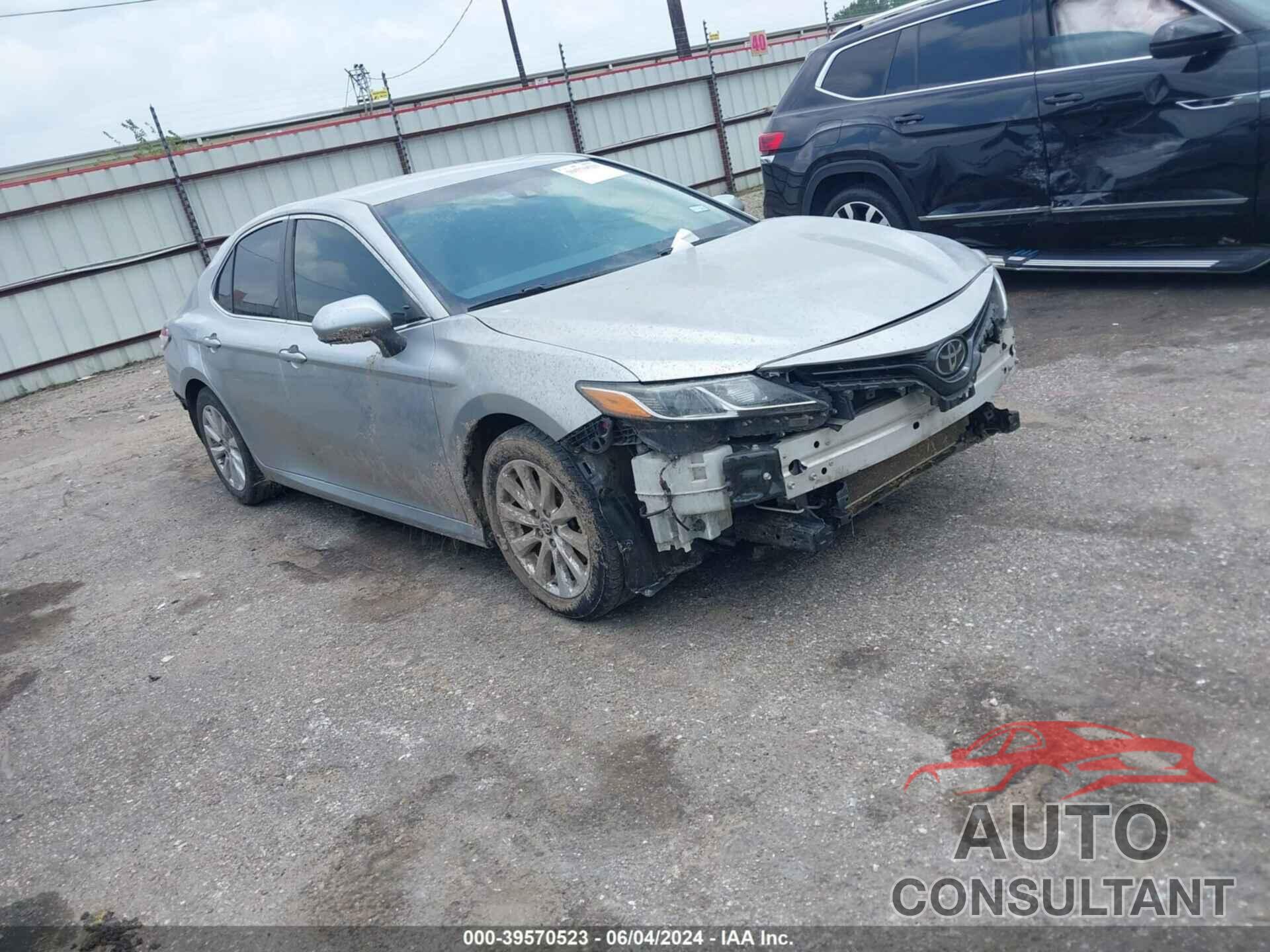 TOYOTA CAMRY 2018 - 4T1B11HK3JU035848