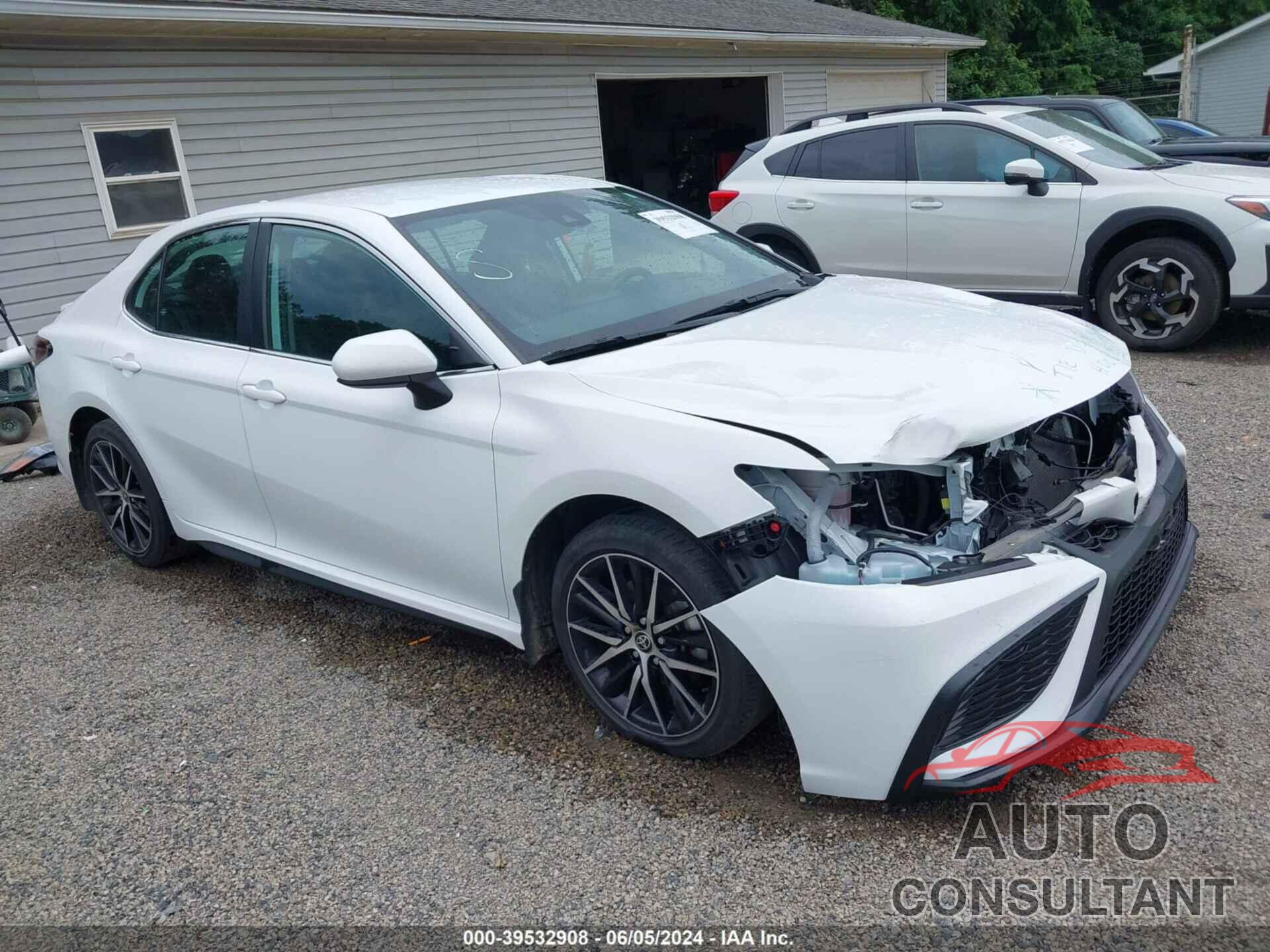 TOYOTA CAMRY 2021 - 4T1G11AK1MU498141