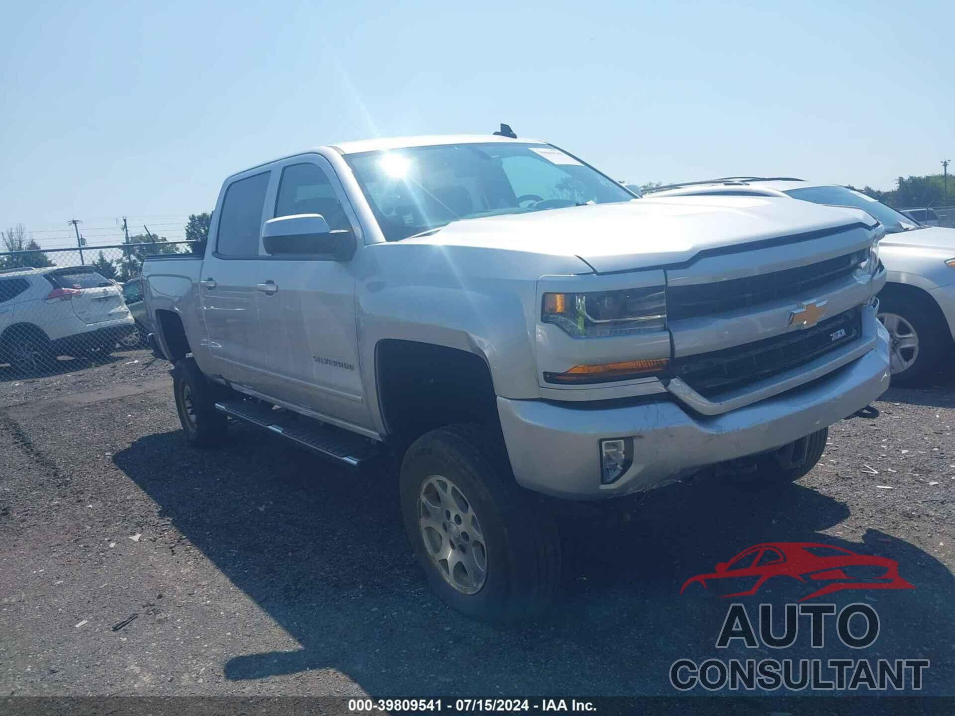 CHEVROLET SILVERADO 1500 2018 - 3GCUKREC1JG538481
