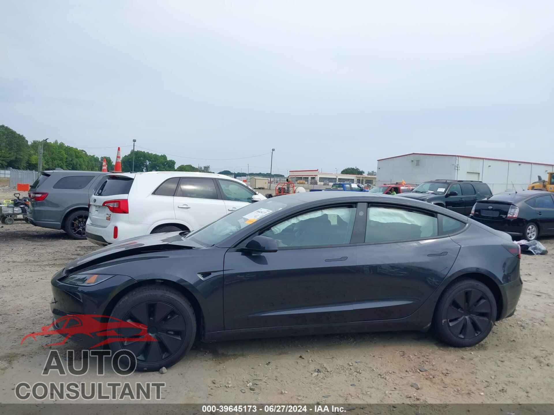 TESLA MODEL 3 2024 - 5YJ3E1EA5RF733861