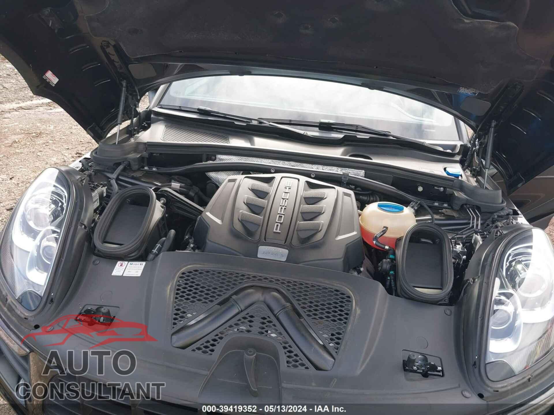 PORSCHE MACAN 2018 - WP1AB2A59JLB30152