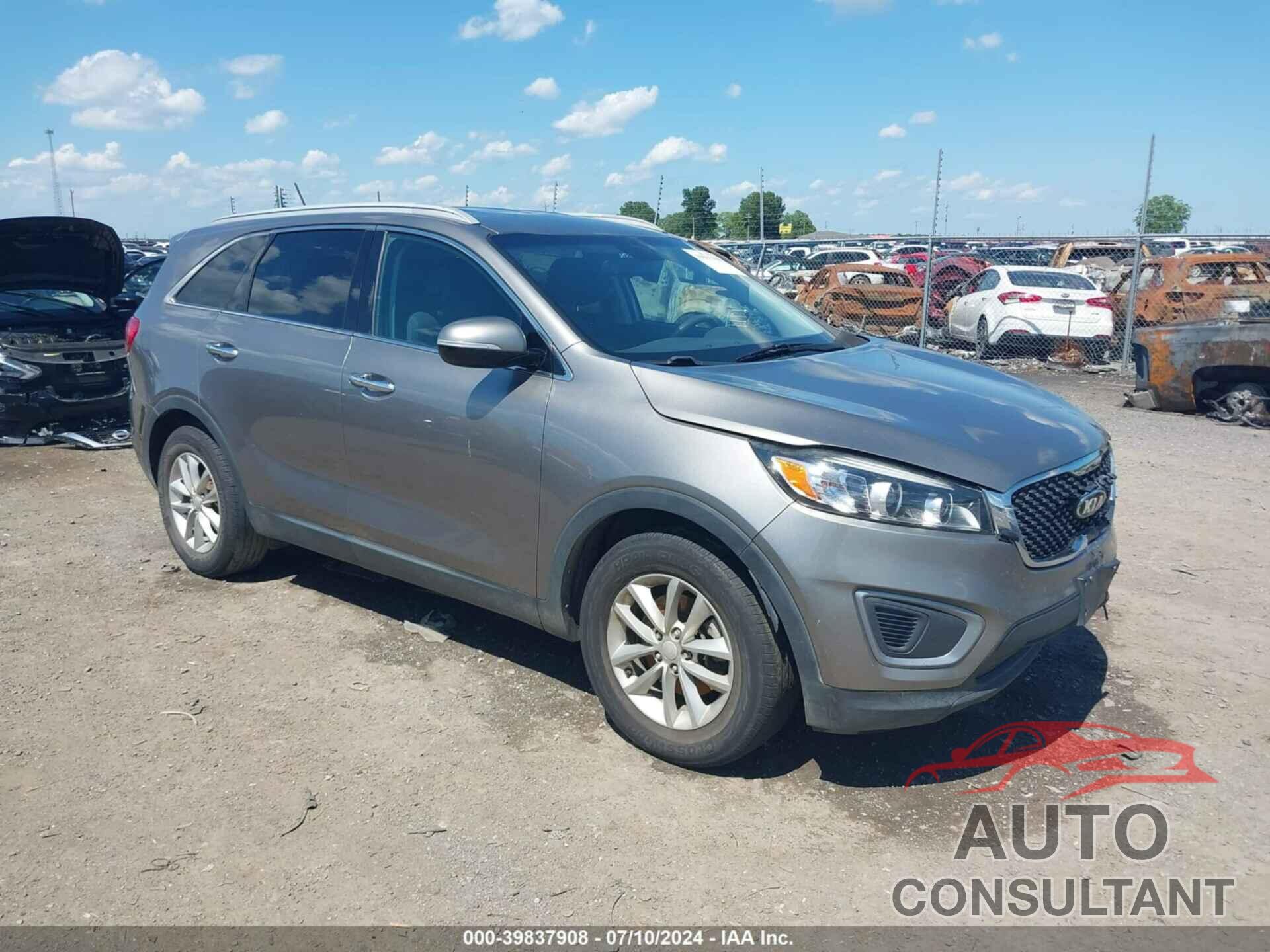 KIA SORENTO 2017 - 5XYPG4A51HG207711