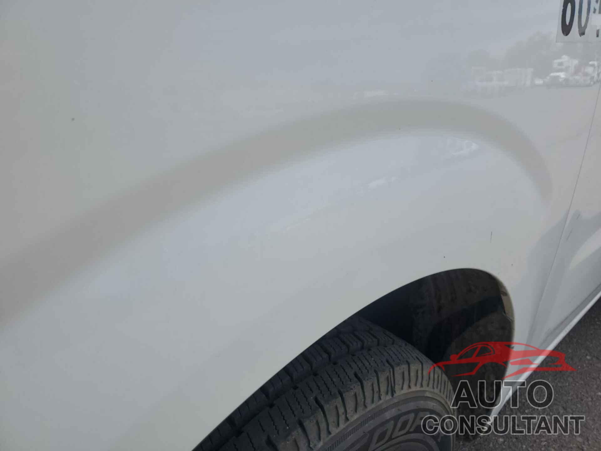 NISSAN NV 2018 - 1N6AF0LY7JN817231