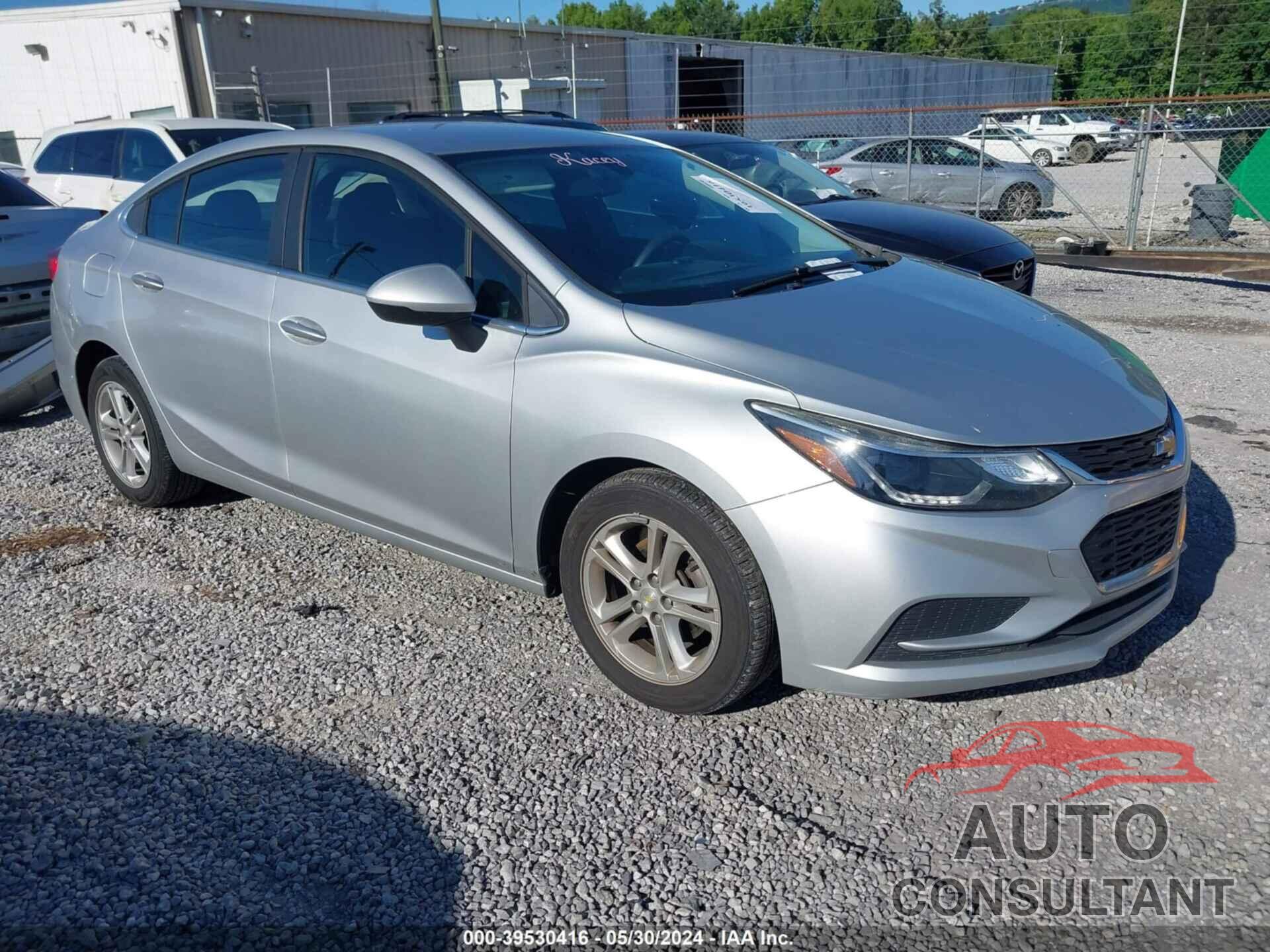 CHEVROLET CRUZE 2018 - 1G1BE5SM1J7107373