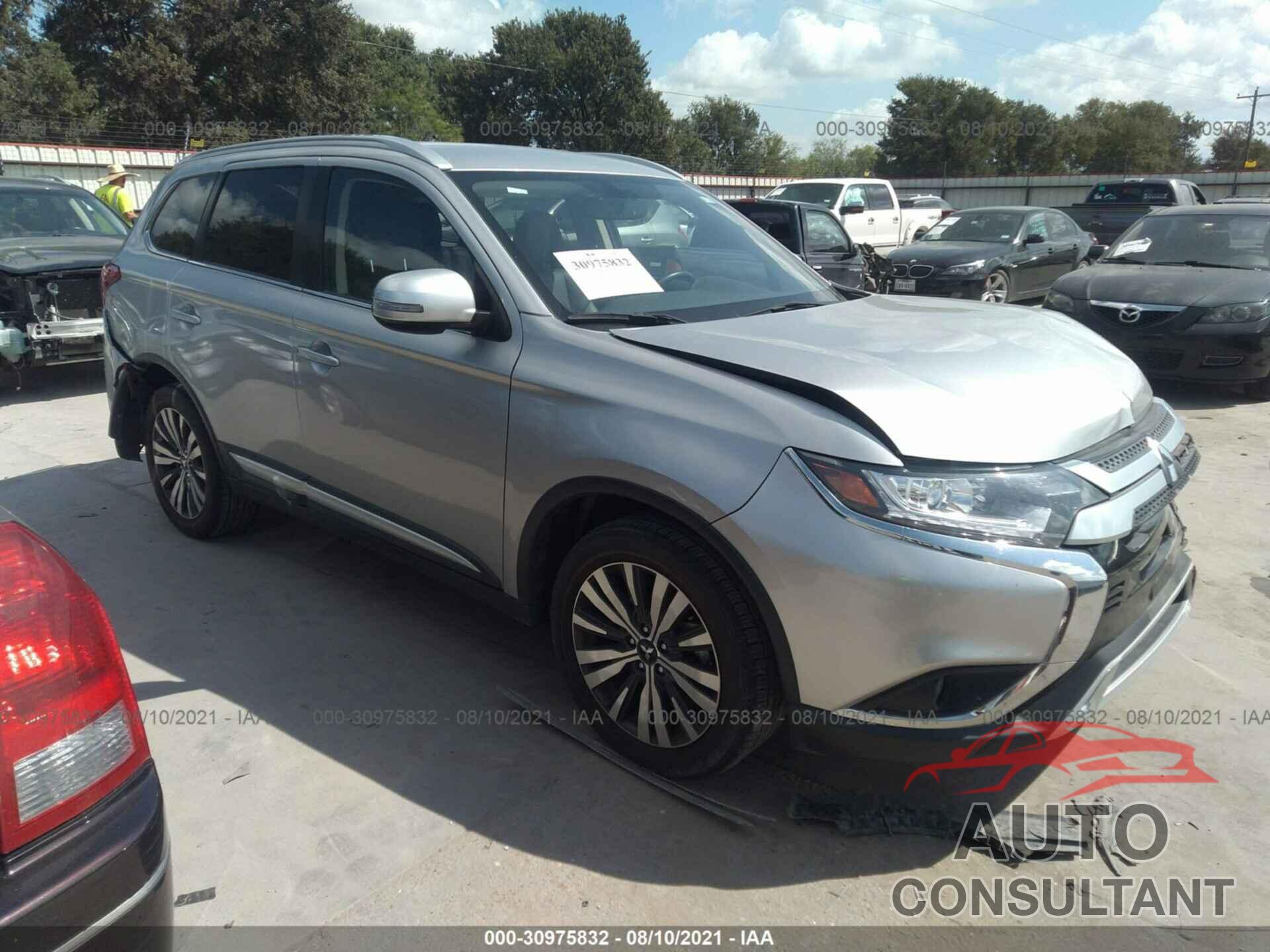 MITSUBISHI OUTLANDER 2019 - JA4AD3A3XKZ040095