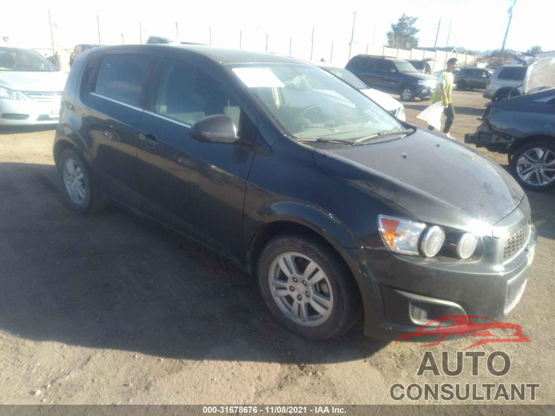 CHEVROLET SONIC 2016 - 1G1JC6SH0G4172011