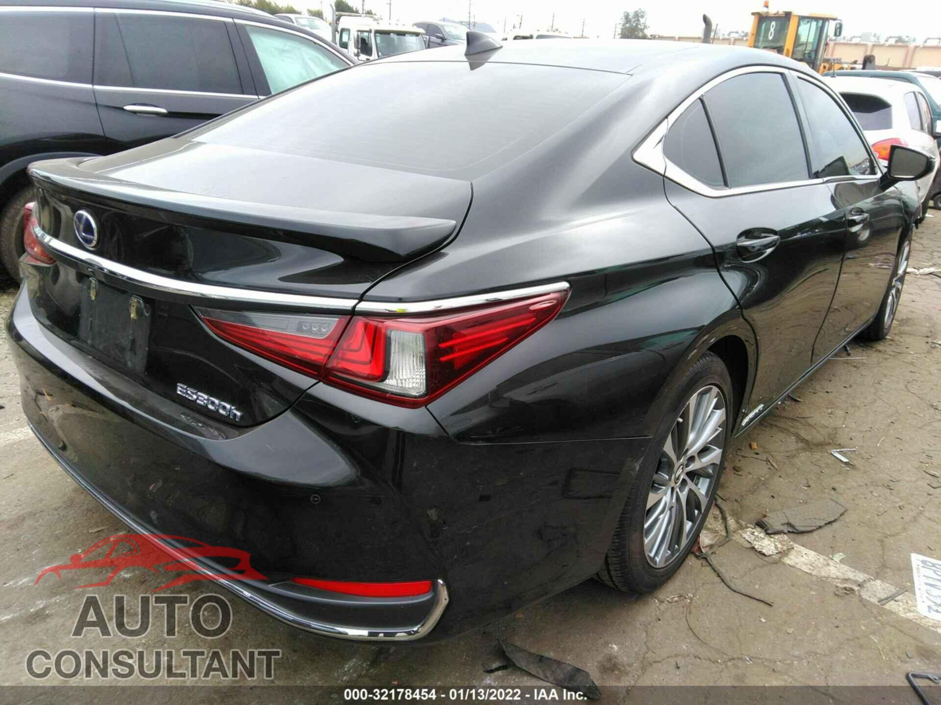 LEXUS ES 2019 - JTHB21B18K2035146