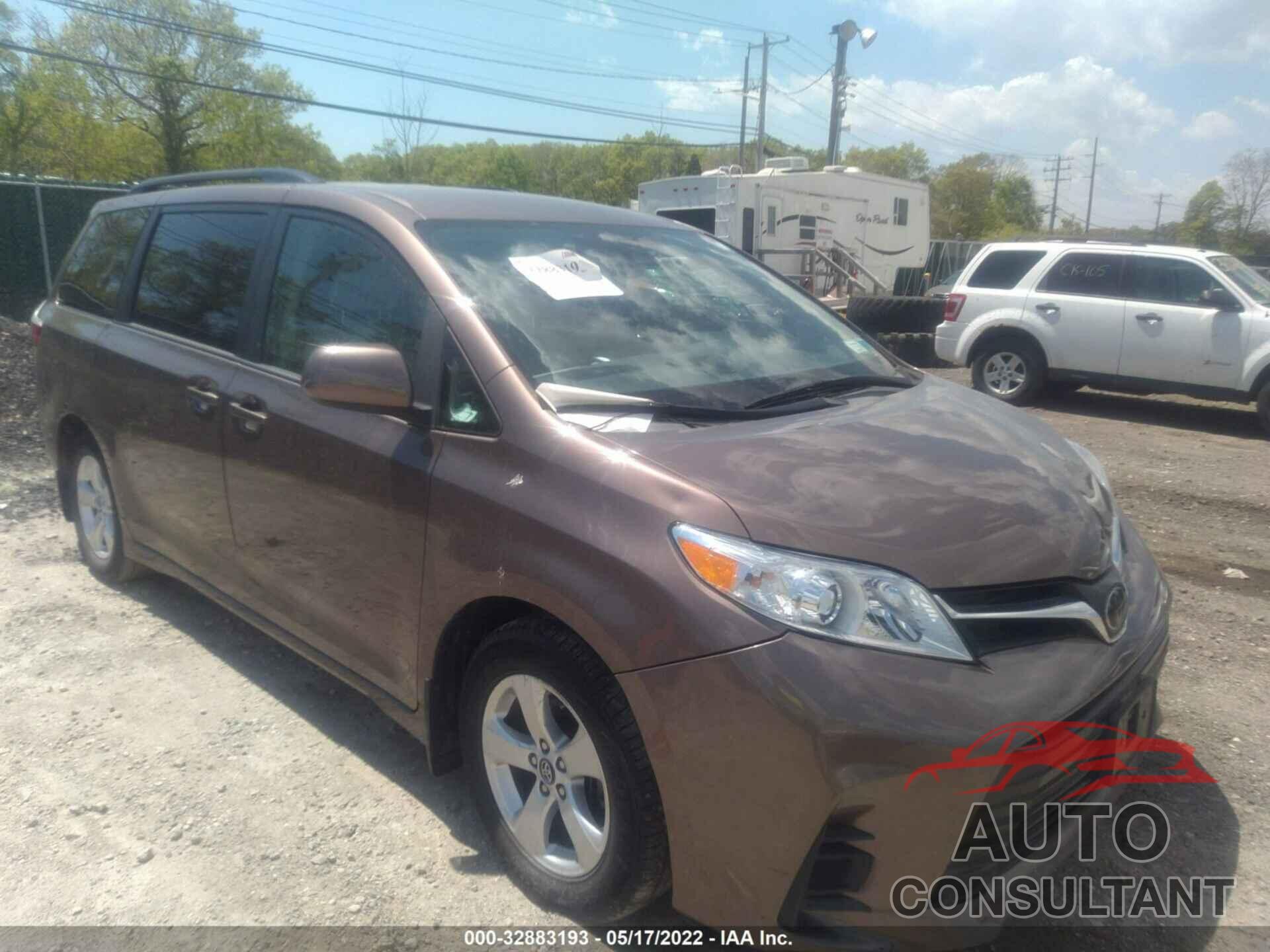 TOYOTA SIENNA 2018 - 5TDKZ3DC7JS933669