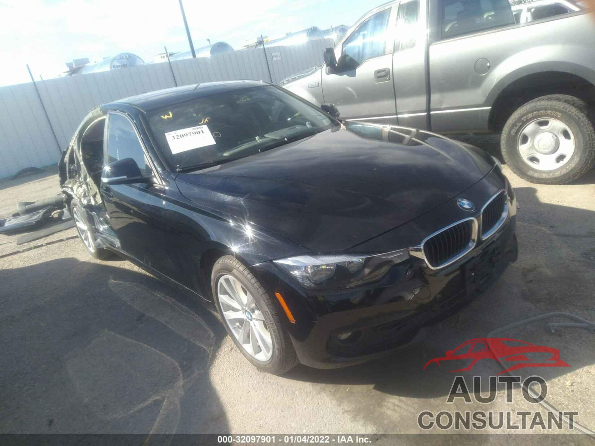 BMW 3 SERIES 2017 - WBA8A3C34HK692851