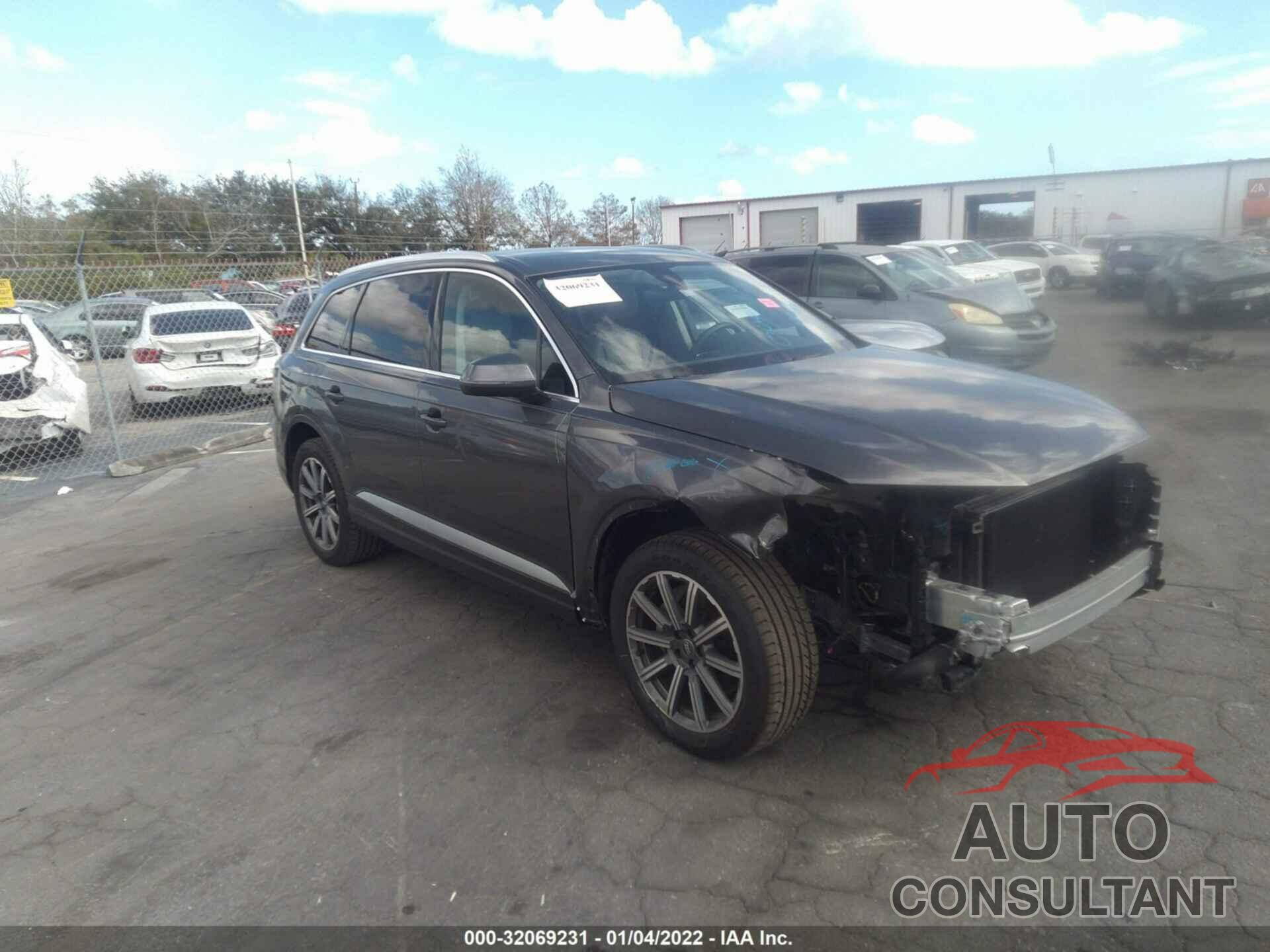 AUDI Q7 2019 - WA1LHAF70KD020447